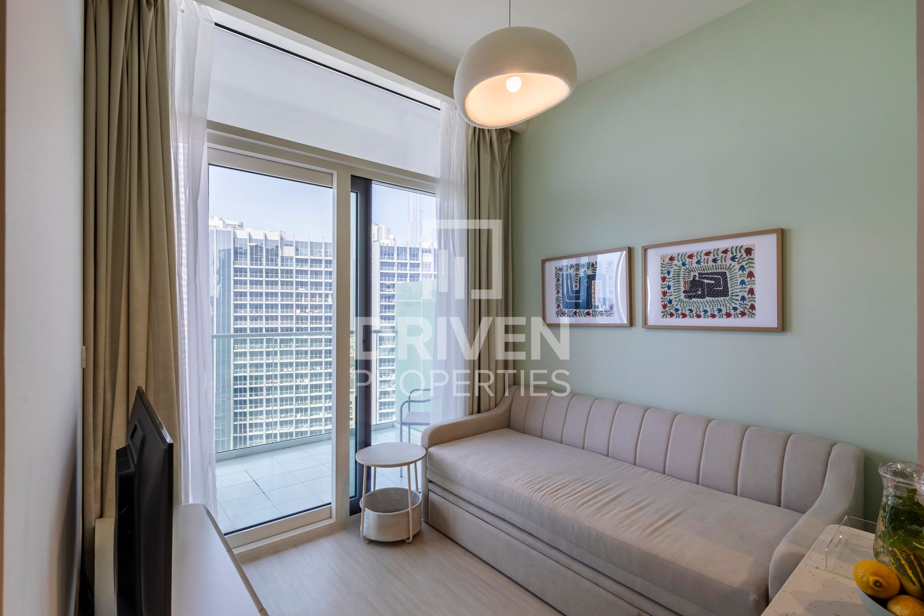 Unobstructed Beautiful Vews | Natural light