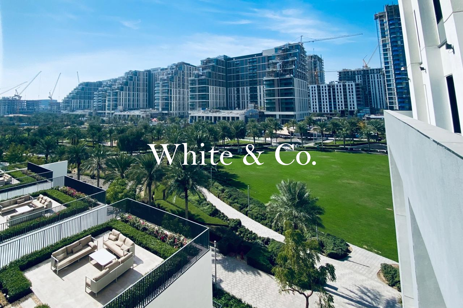 PARK VIEW | CHILLER FREE | HUGE BALCONY