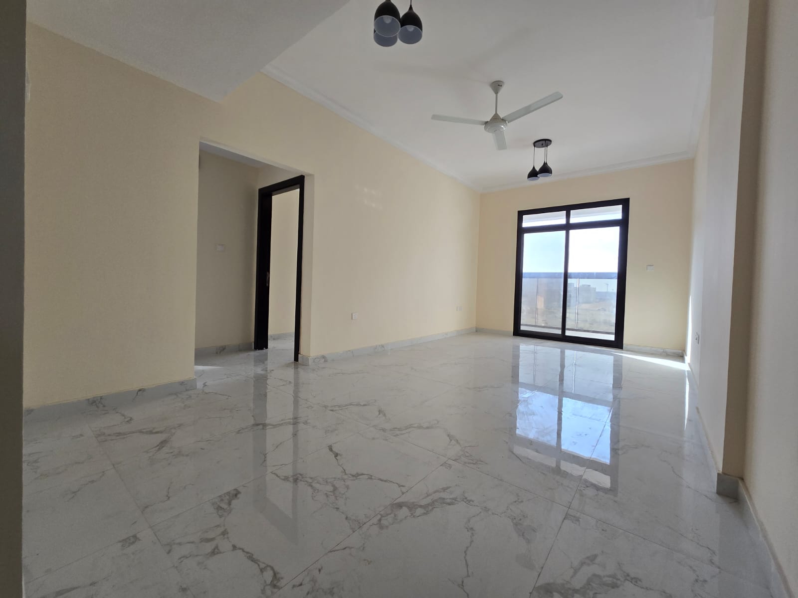 First occupant in a prime location, suitable for everyone, at a reasonable price, with excellent finishes and a family-friendly building.