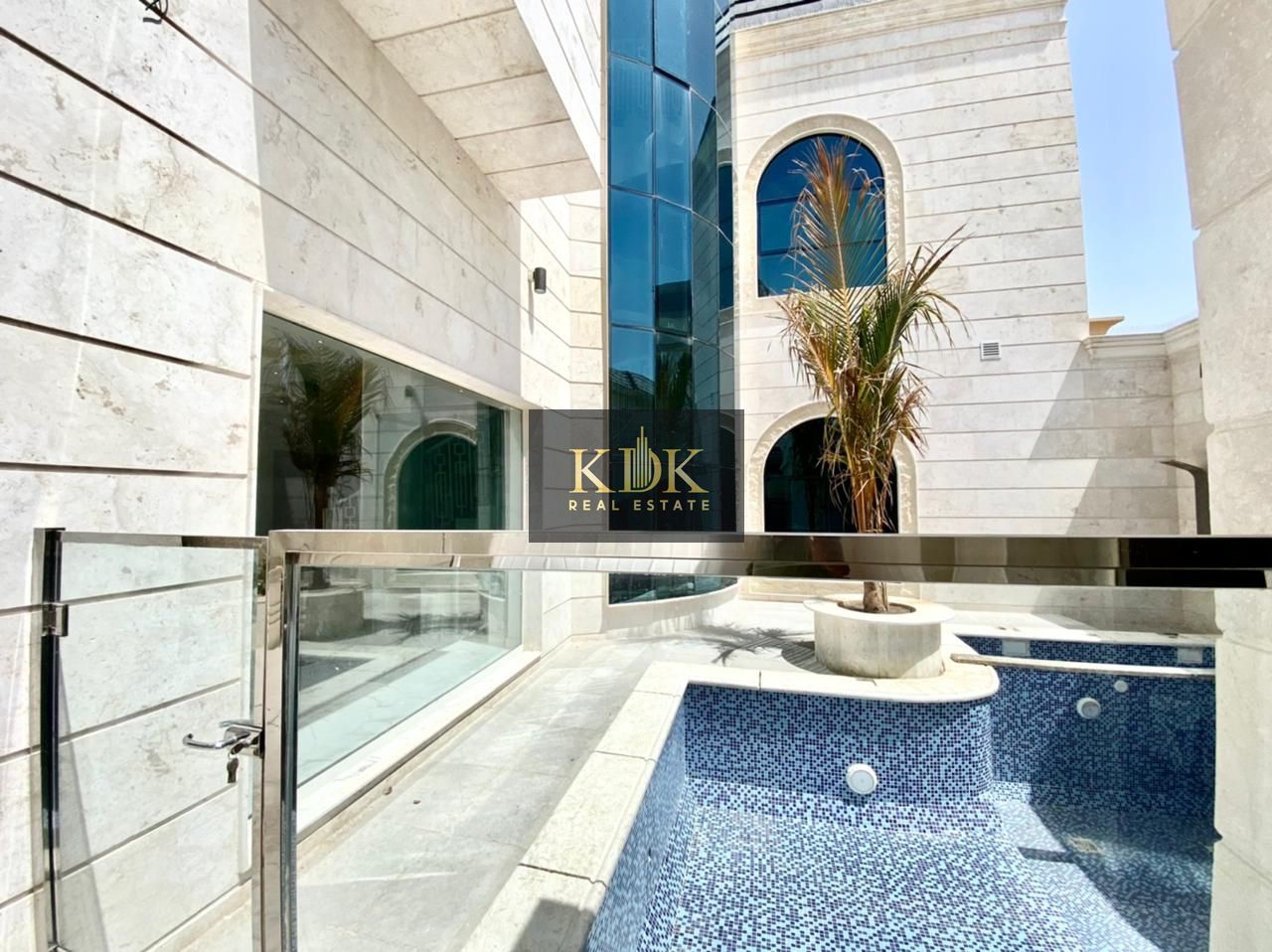 BRAND NEW MODERN 5 -BR IN PRIME LOCATION