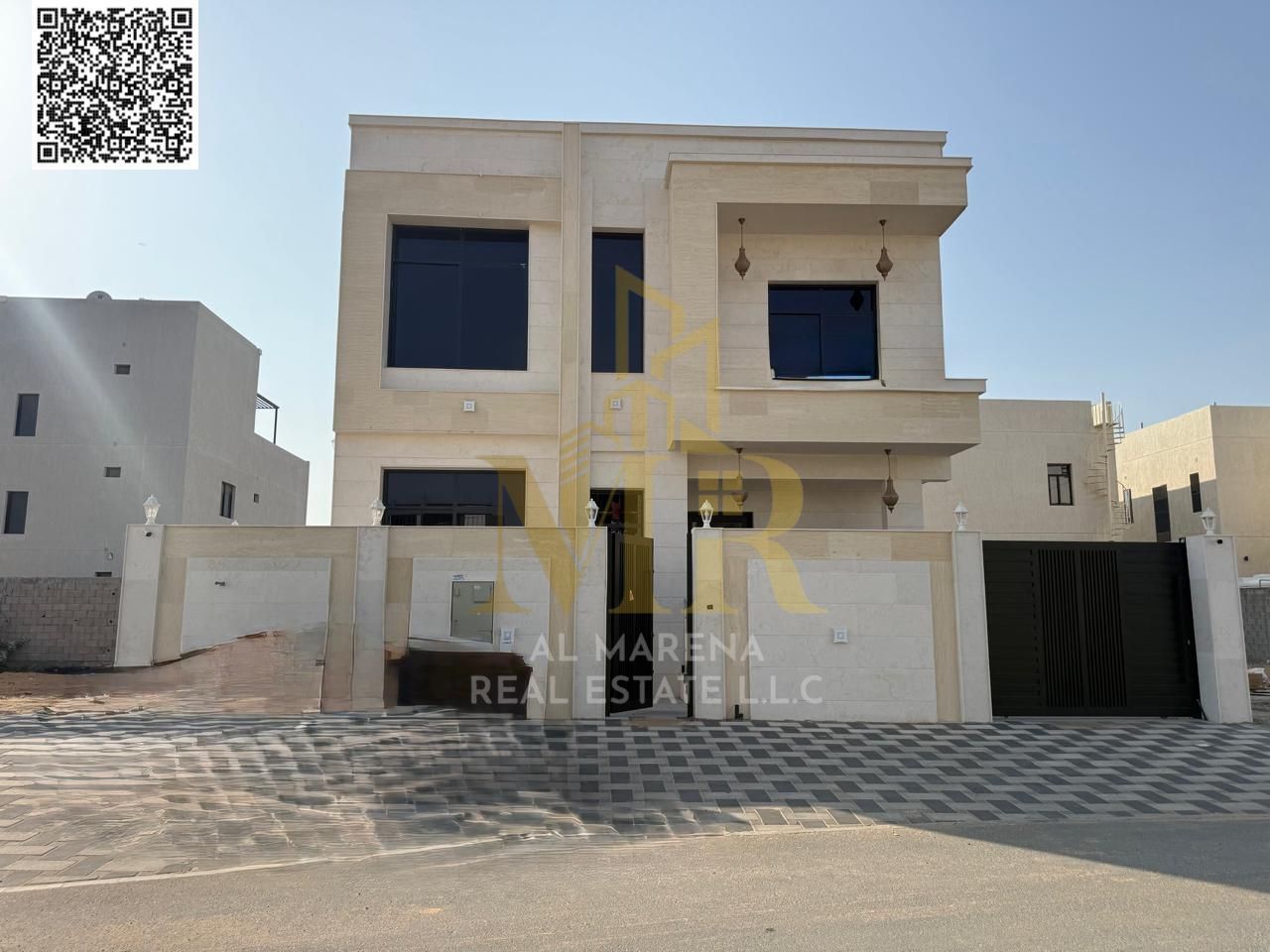 Villa for sale on a street and alley, two floors and a roof, including central air conditioning, in a location near the mosque.