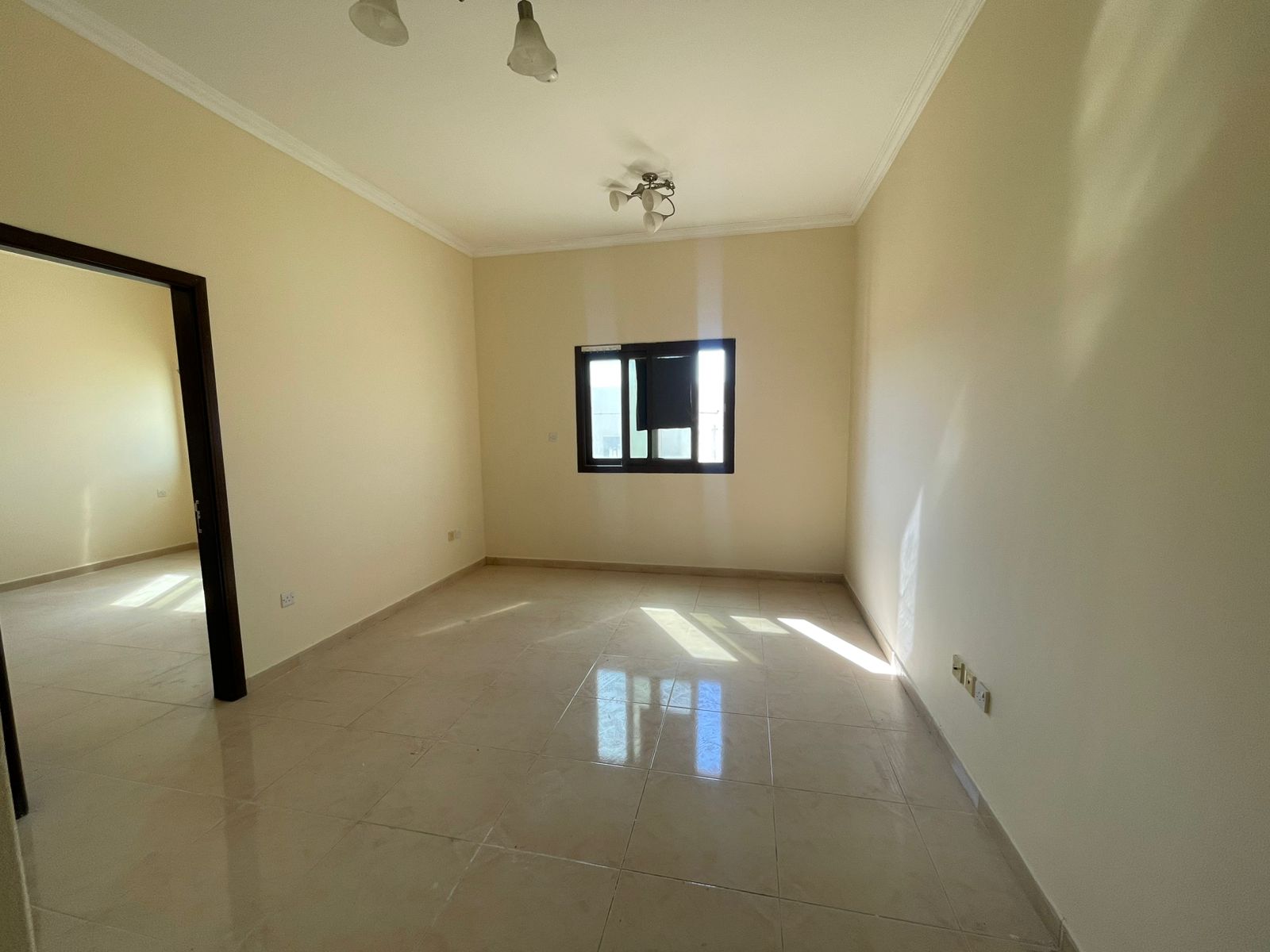 Big Spacious lavish 1bhk 2 Bathroom With Balcony just rent 37k