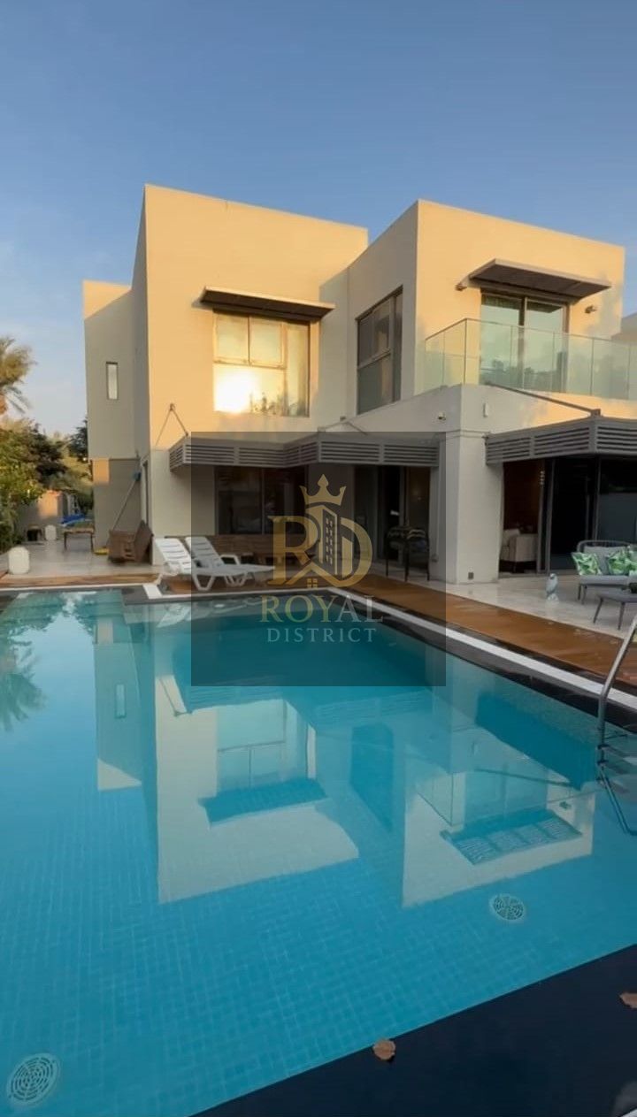 MODERN 4 BEDROOMS CORNER VILLA | PRIVATE POOL | LUXURIOUS ELEGANCE FINISHING | CLOSE TO AMENITIES | PRIME LOCATION