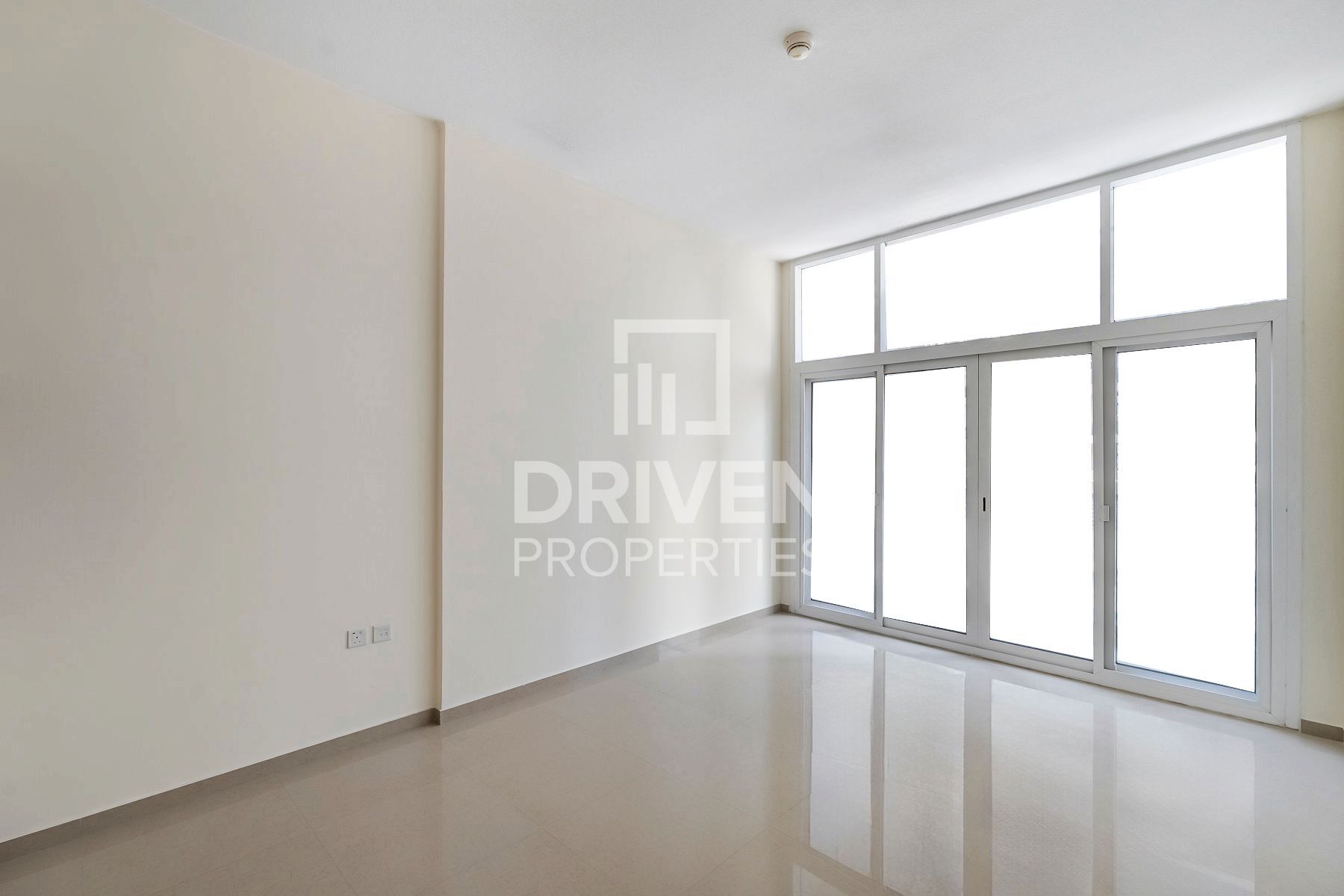 Vacant | Bright and Mid Floor | Chiller With Dewa