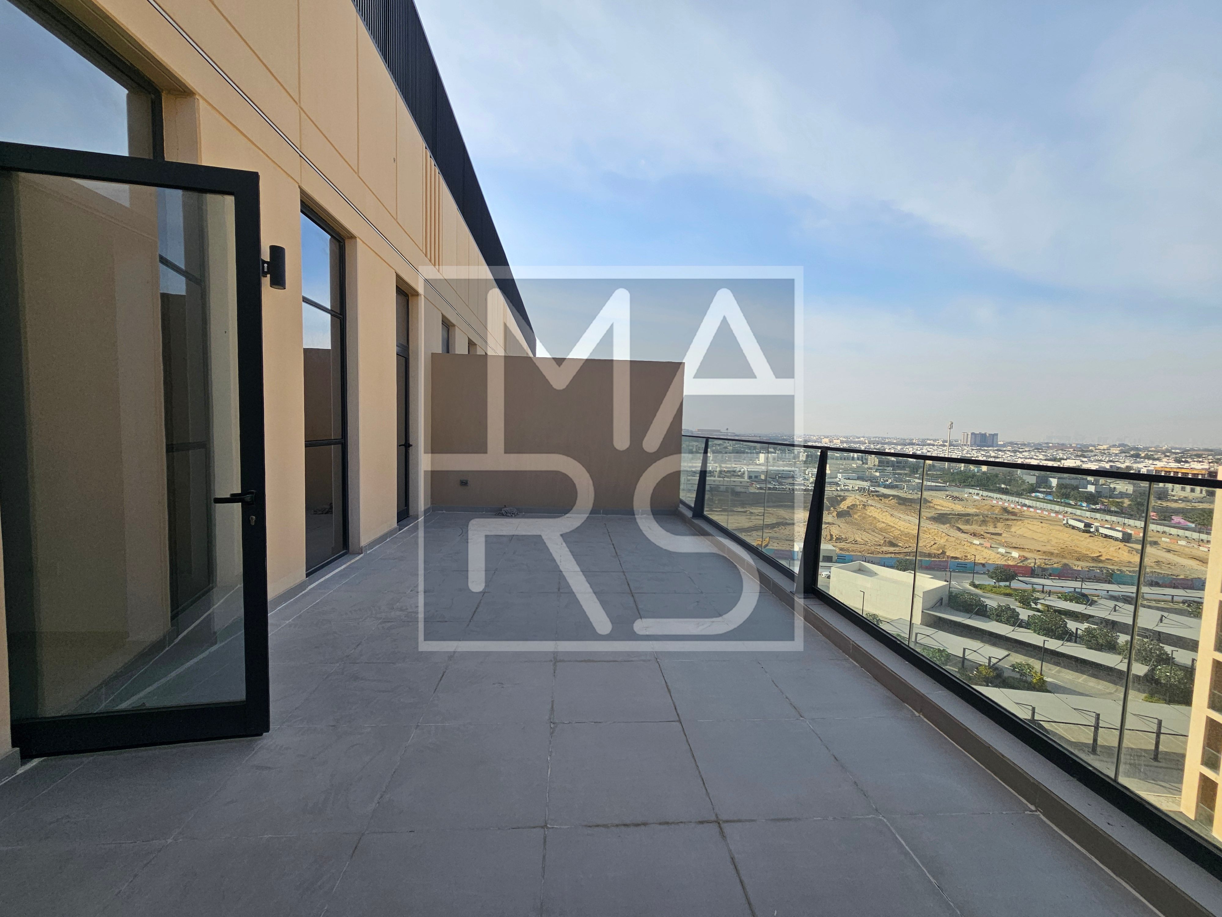 BIGGER LYOUT | READY TO MOVE | PRIME LOCATION t