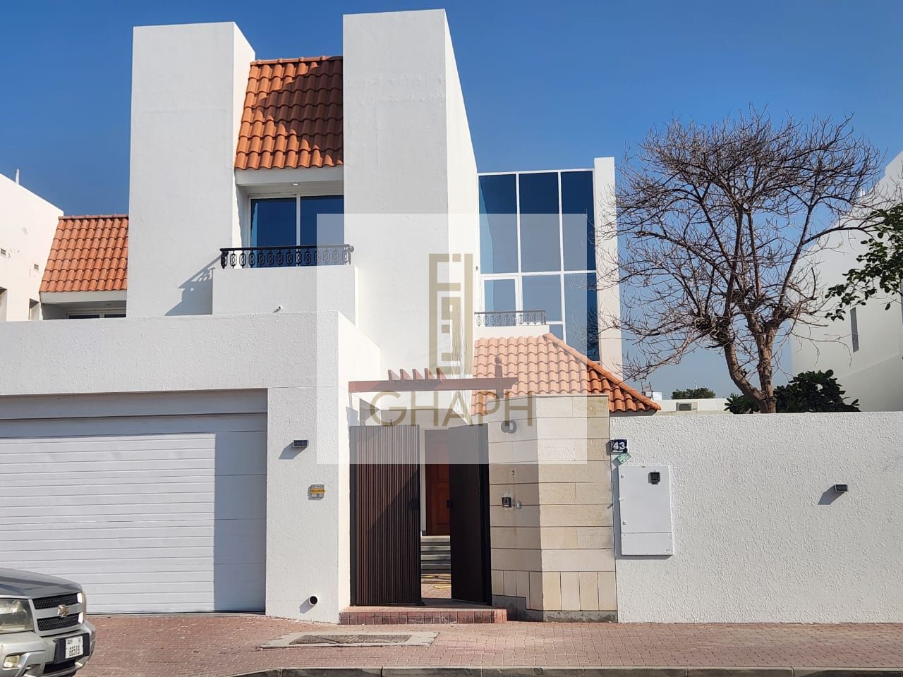 Spacious 5BR + Maids Villa for Rent in Jumeirah