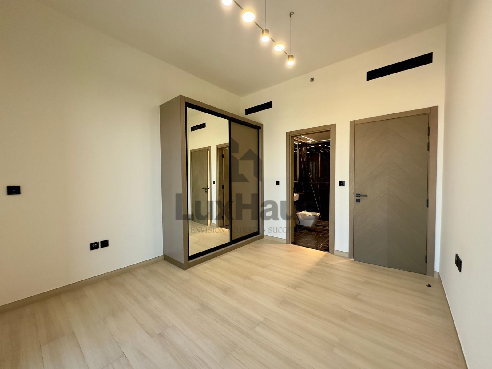 Best Unit | Multiple Options | Contact For viewings.