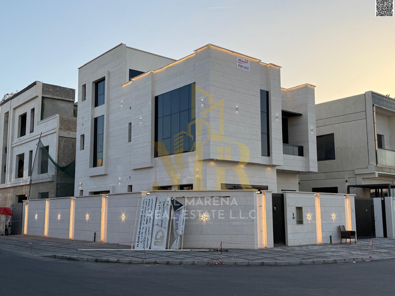 Luxury corner villa, 3230 sq ft, price includes electricity, water, and air conditioning, located on the main street, ready to move in, in one of Ajma