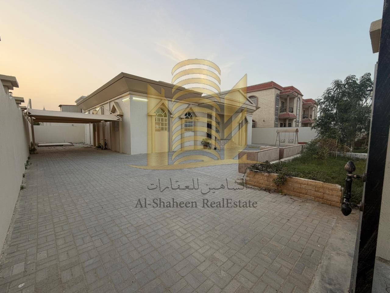 Villa for rent in Ajman, Al Rawda area. 5 bedrooms, majlis, living room, yard, and air conditioning. Ground floor. Fully maintained. AED 95,000 annually.