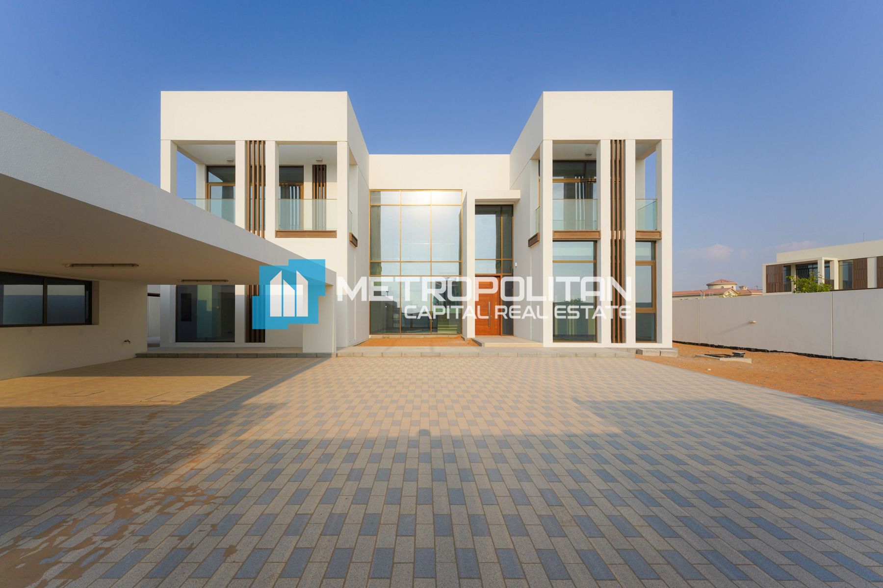 Single Row 5BR | Huge Plot | Next To Waterfront