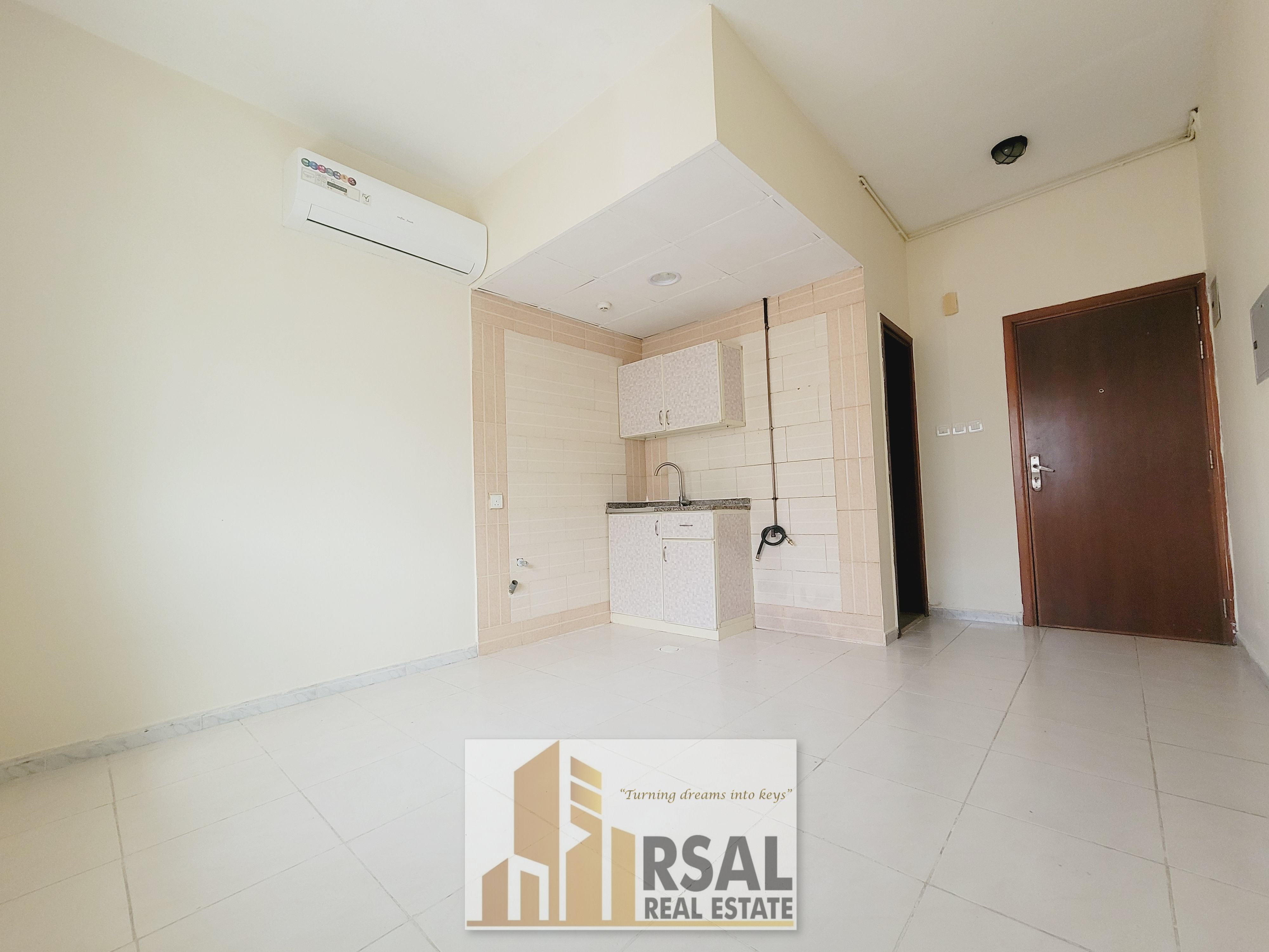Low price Rent// for Studio Apartment// no deposit Cash// family building// Close to Safari mall// Ready to move