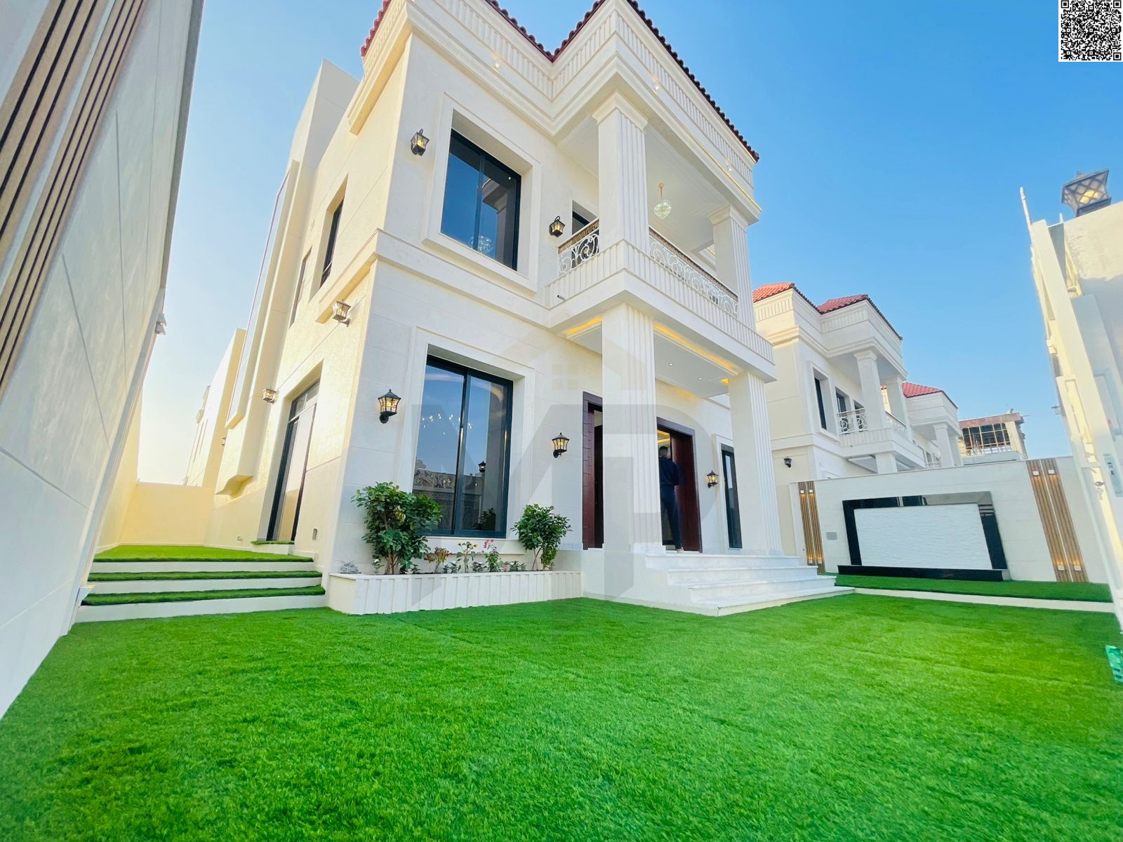Direct from the owner, including all ownership fees: a villa in one of Ajman's most luxurious villas, custom-built and finished to a super deluxe stan