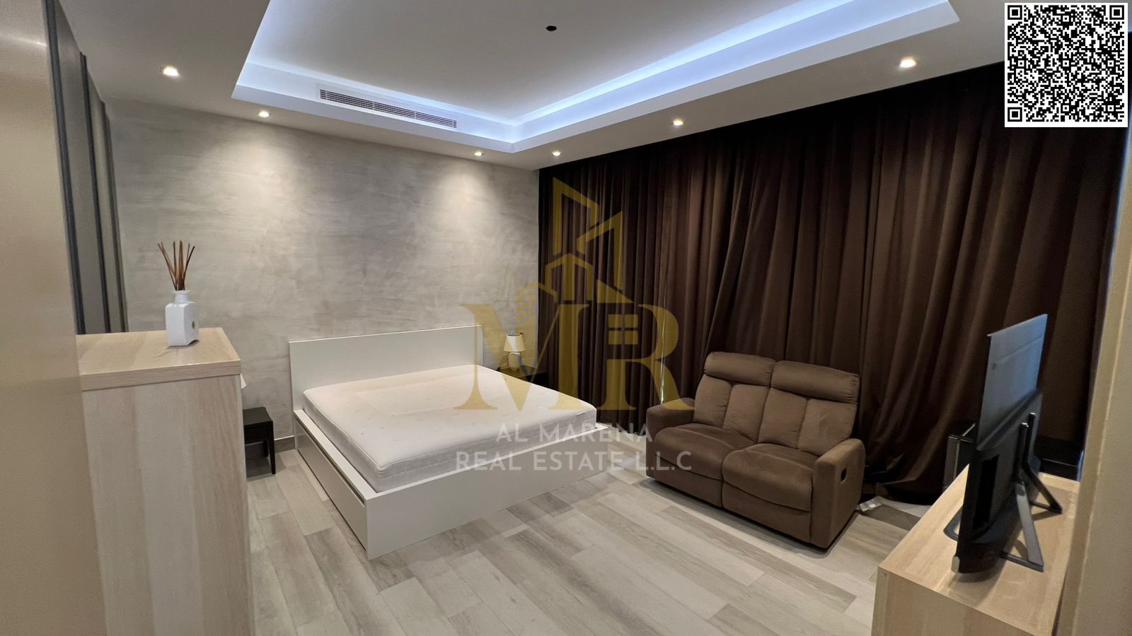 Luxury villa for sale in Al-Zourah – Direct golf view with an exceptional area of 9,000 sq. ft. , price includes all services