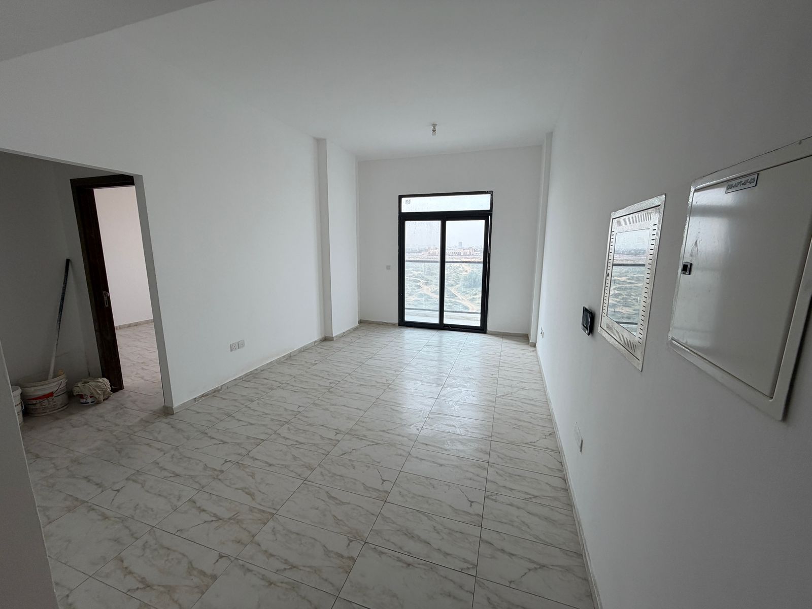Beautiful apartments, excellent location, new building with maintenance provided by the owner, with a balcony offering an open view. Family building.