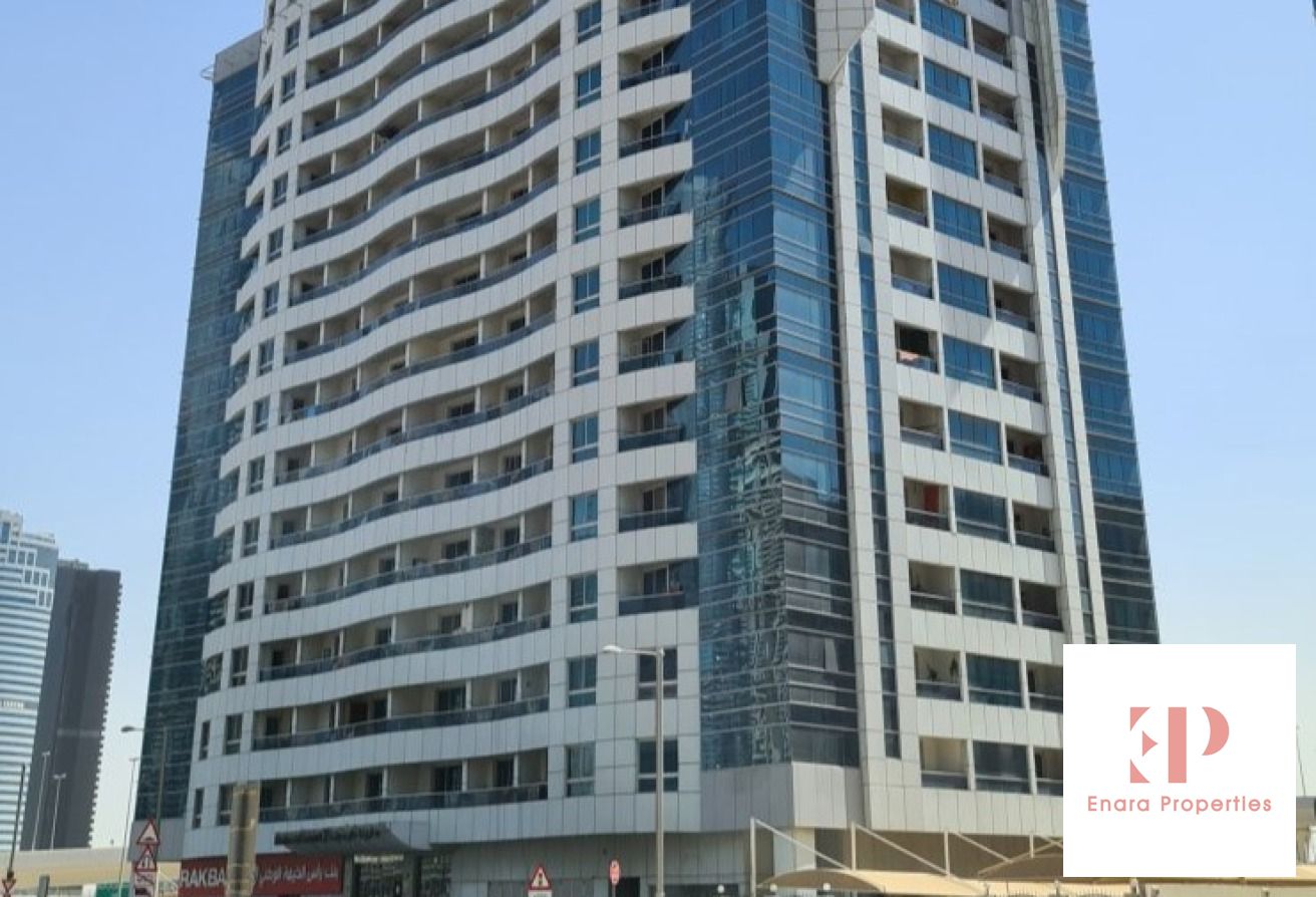 Stunning 1 BR Apartment in Marina with Pool View