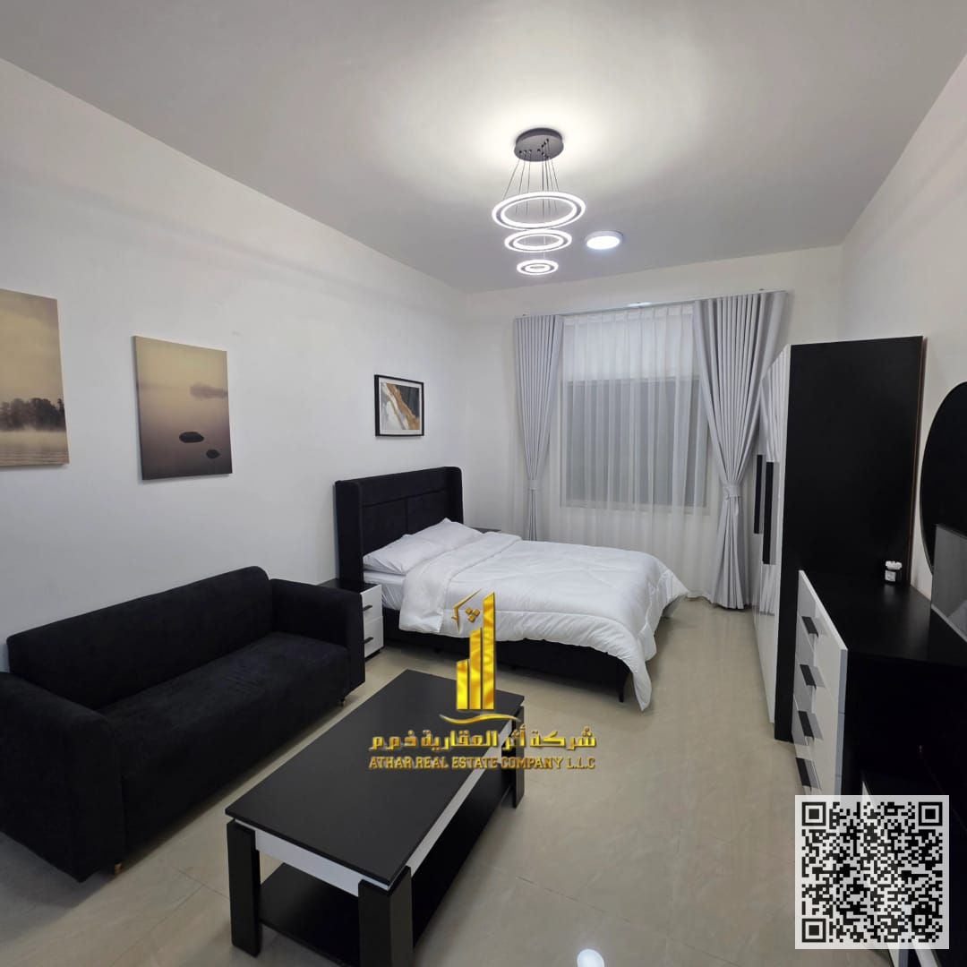 Furnished semi-detached kitchen studio with high-end, brand-new furniture for monthly rent in Ajman - Al Jurf 2 - next to Al Aqsa School