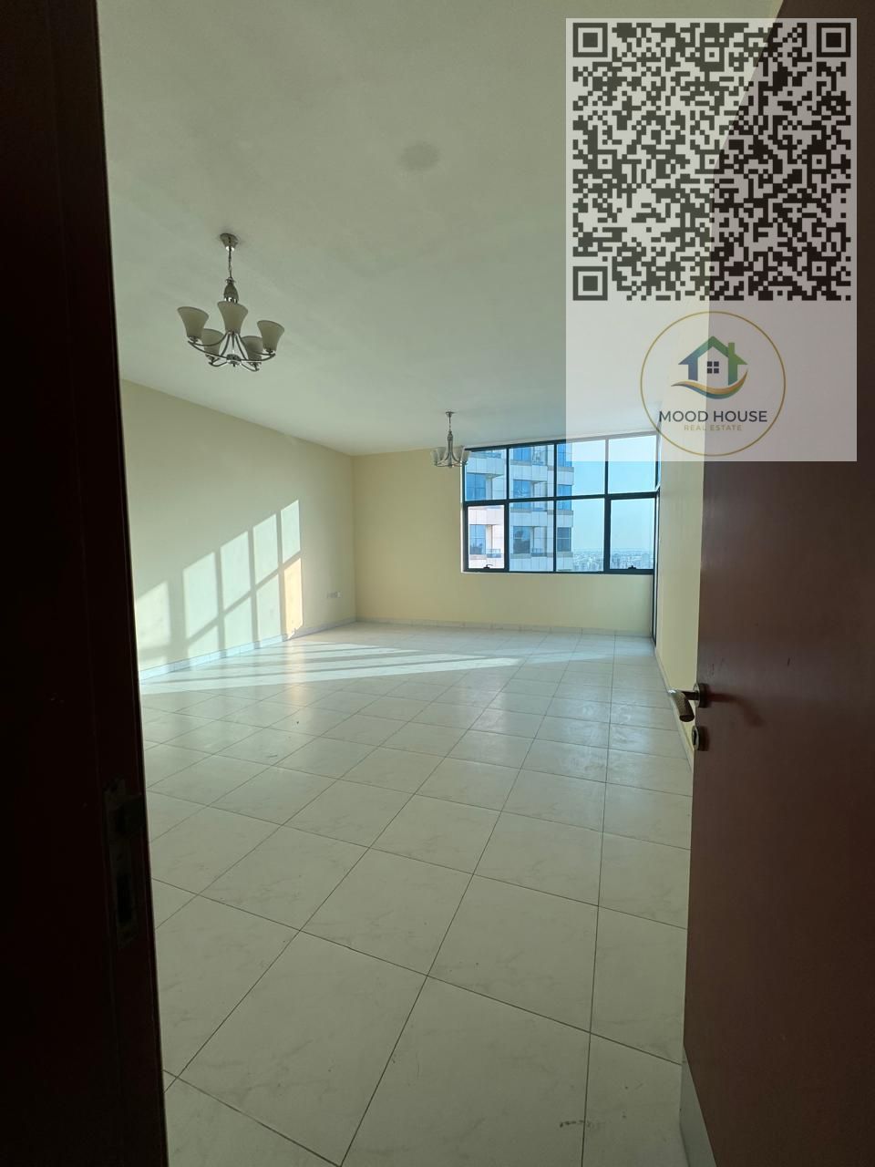 Three-bedroom apartment for sale in an excellent location, at a great price, with an open view and immediate occupancy.