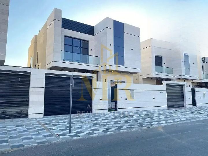 Villa directly from the owner, including registration and ownership fees. High-end finishing. Located on a main street, close to all services. Freehol