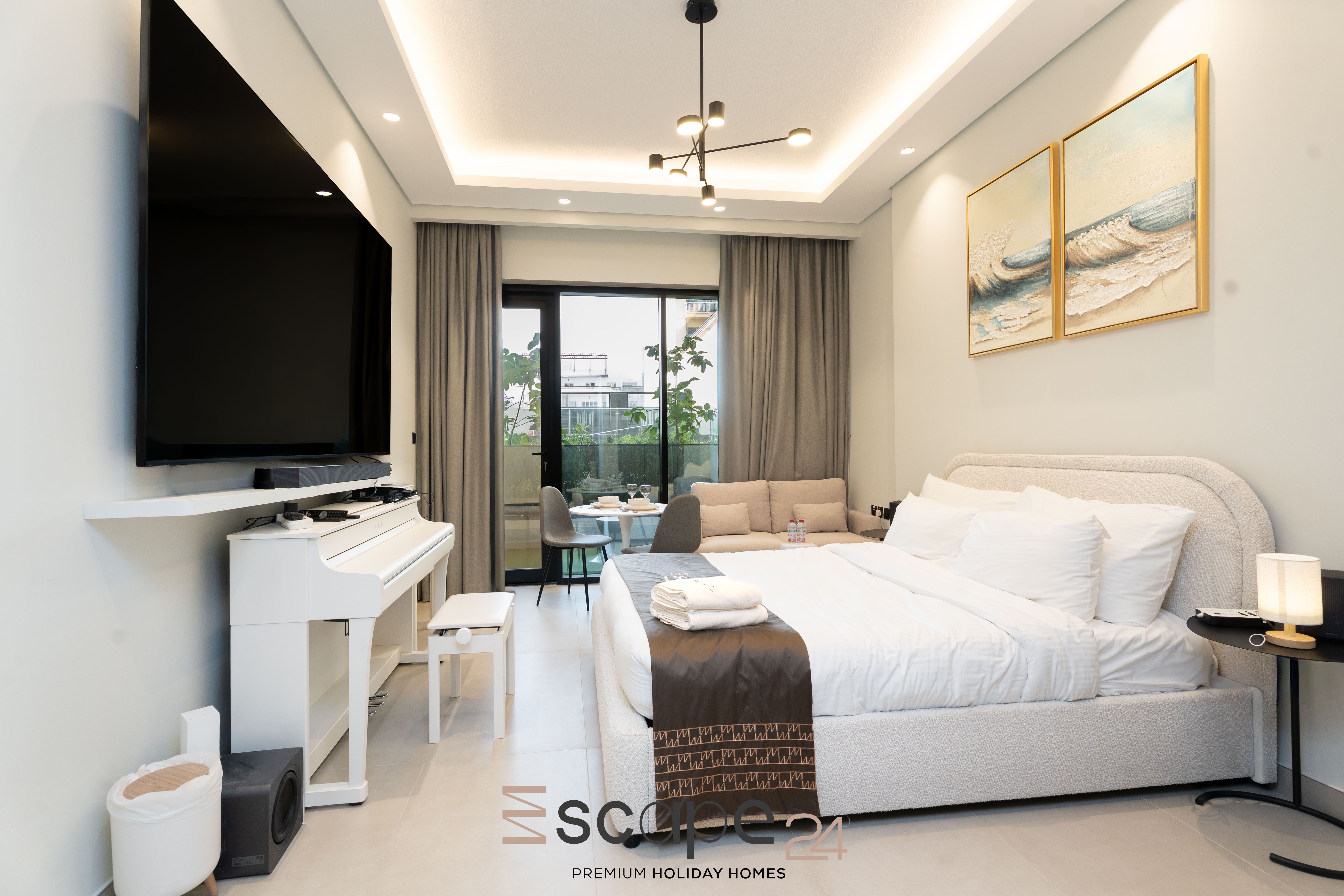 Cozy Studio w/ Piano & Garden View | Utility Bills Included