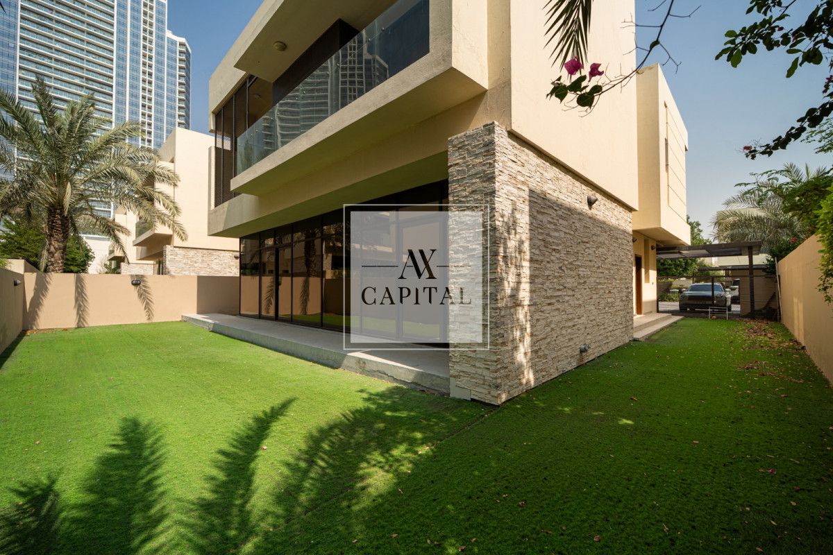 Bright and Spacious | 5BR Villa | Brookfield
