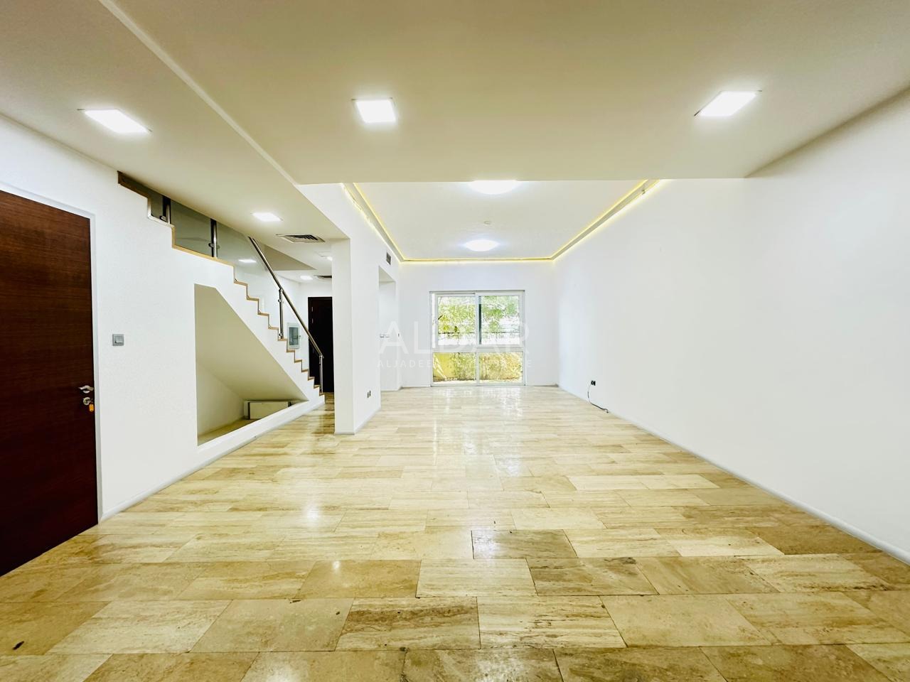 4 + Maid | Premium | Bright And Airy | Spacious