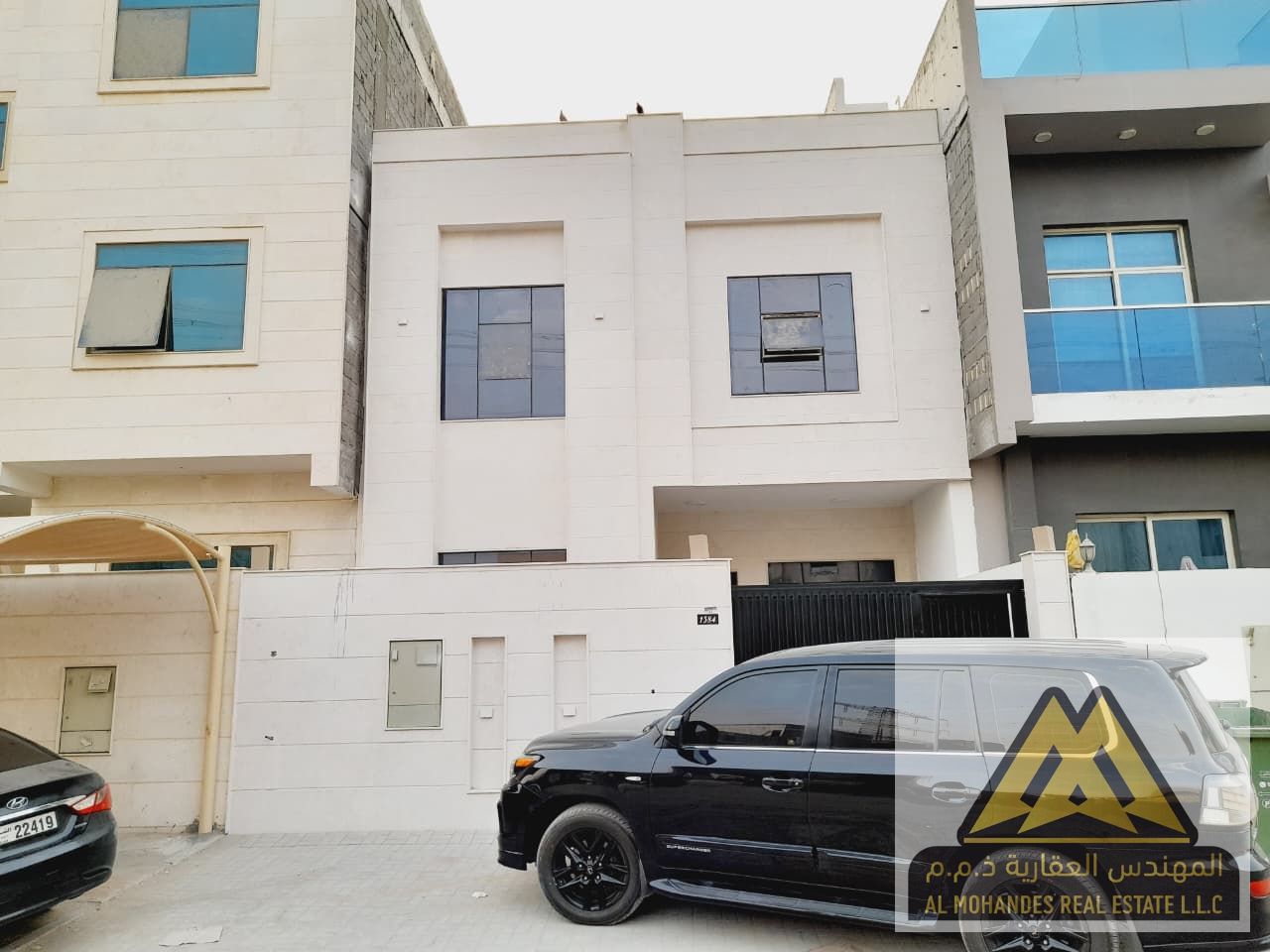 Stunning 5BR Luxury Townhouse for Sale in Al Yasmeen | Majlis + Living Room | Super Deluxe Finish | Private Entrance & Parking | AED 1.3M