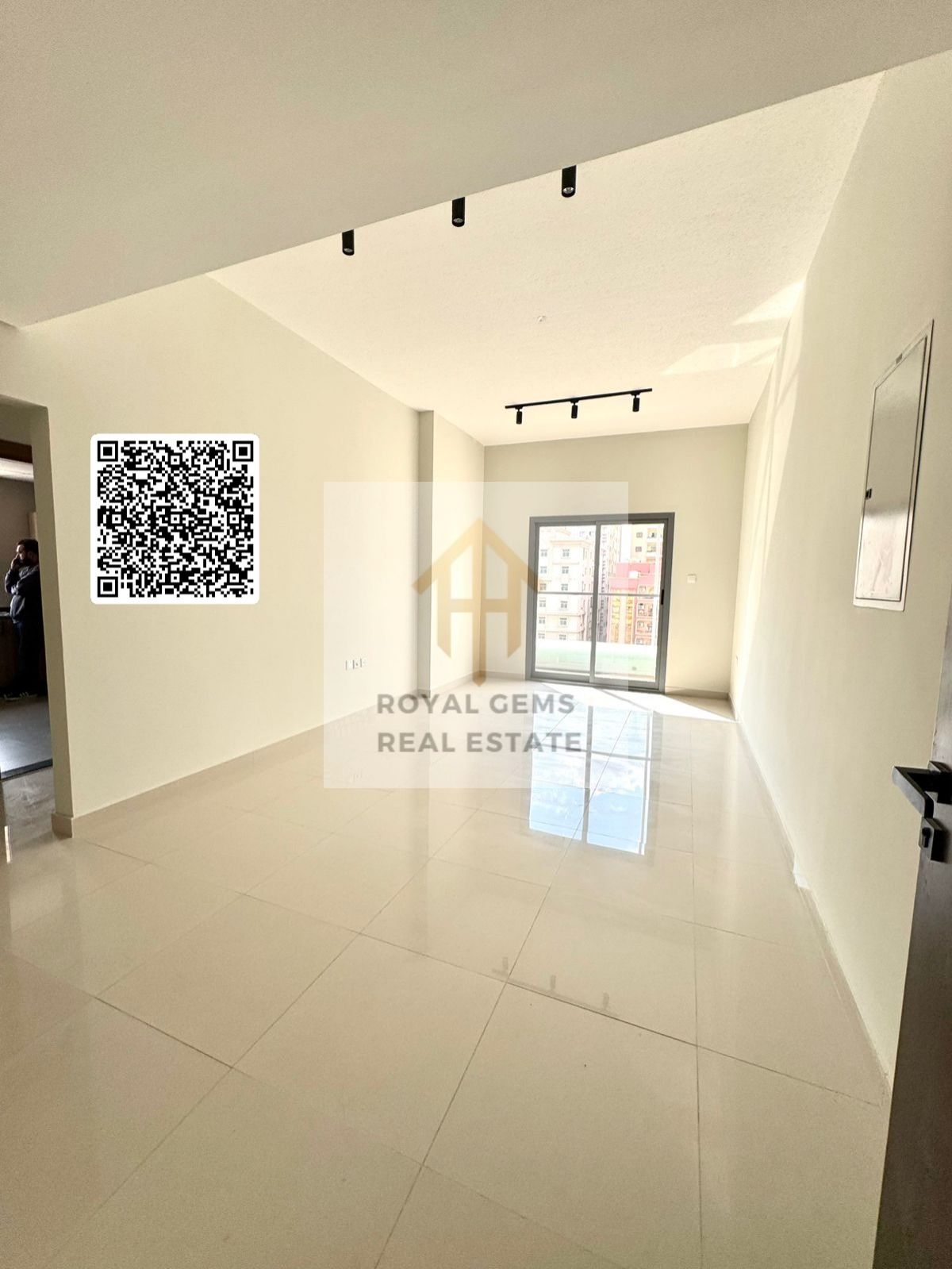 Spacious Unfurnished 3-Bedroom Apartment with Balcony & Parking | Prime Al Nuaimiya 1 Location .