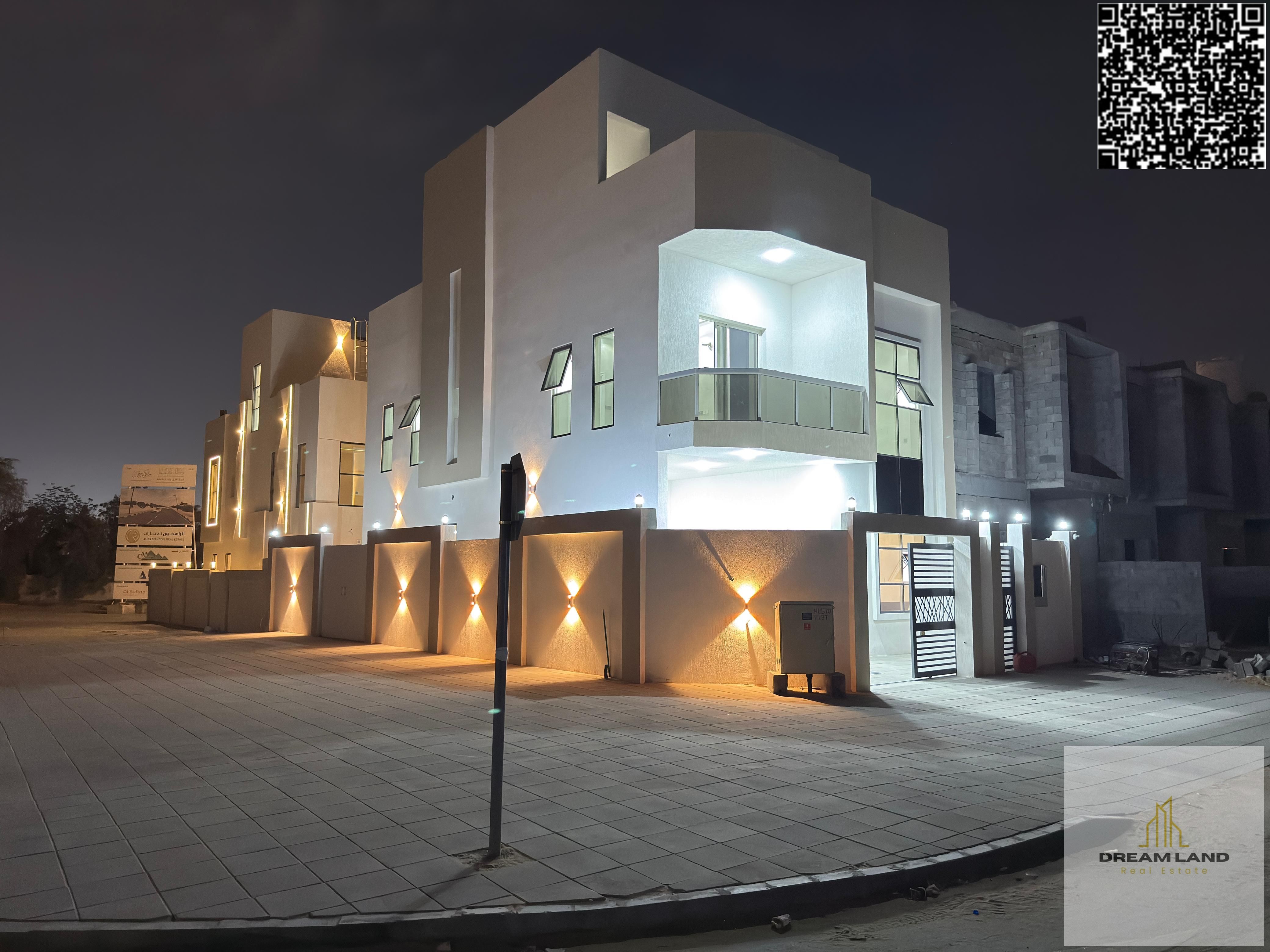 Townhouse for sale in Al-Haliyo, corner location, at a bargain price. Freehold ownership available to all nationalities. 4 bedrooms, living room, majl