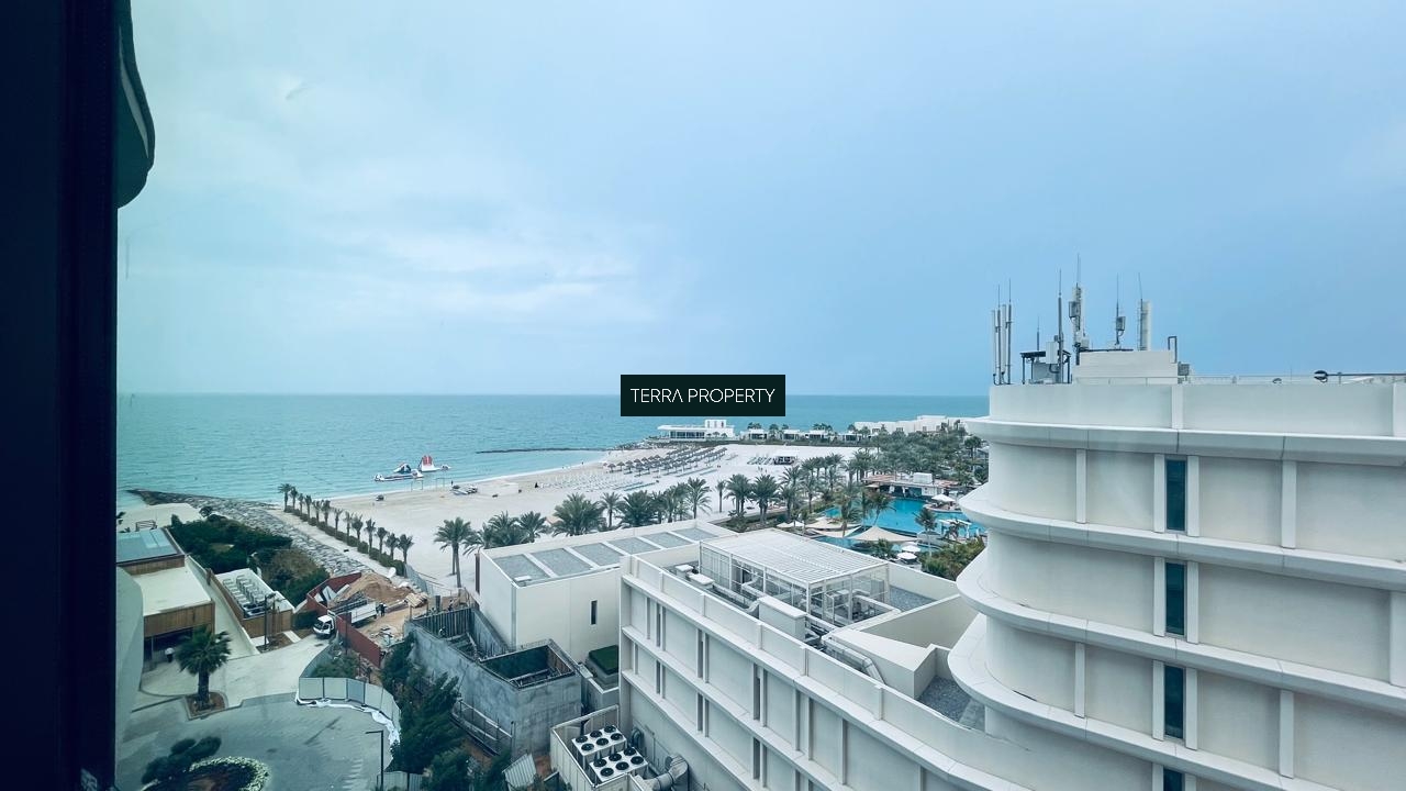 - Elegant 2BR Apartment Bay Residences Northbay