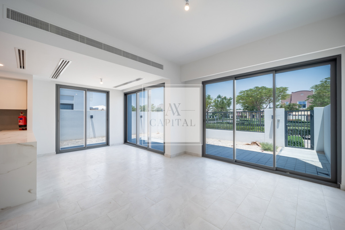 4 BR | Vacant | Community View | Handed over