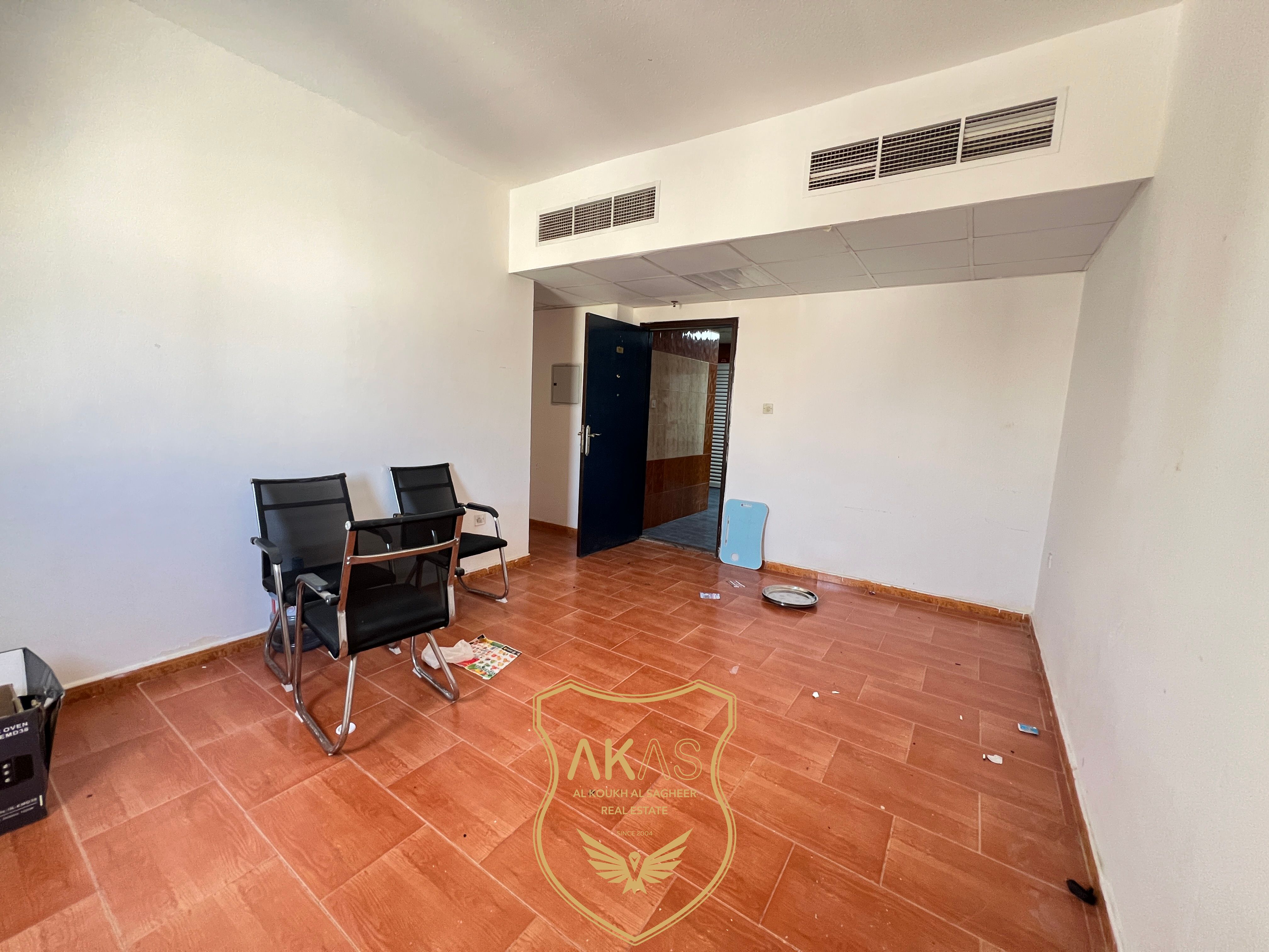 No Deposit Centralized AC 2bhk apartment for Family Only