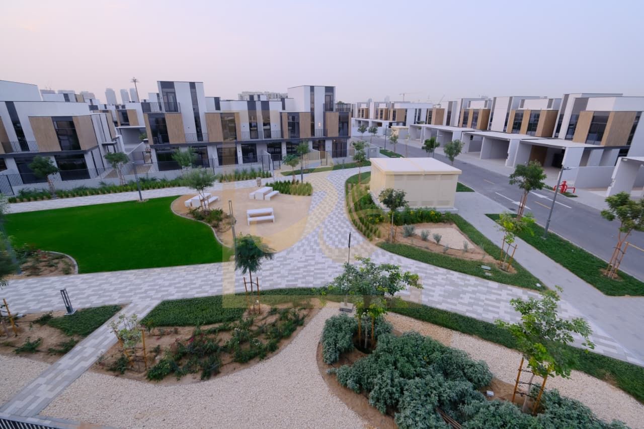 CORNER UNIT | PRIVATE GARDEN | PRIME LOCATION