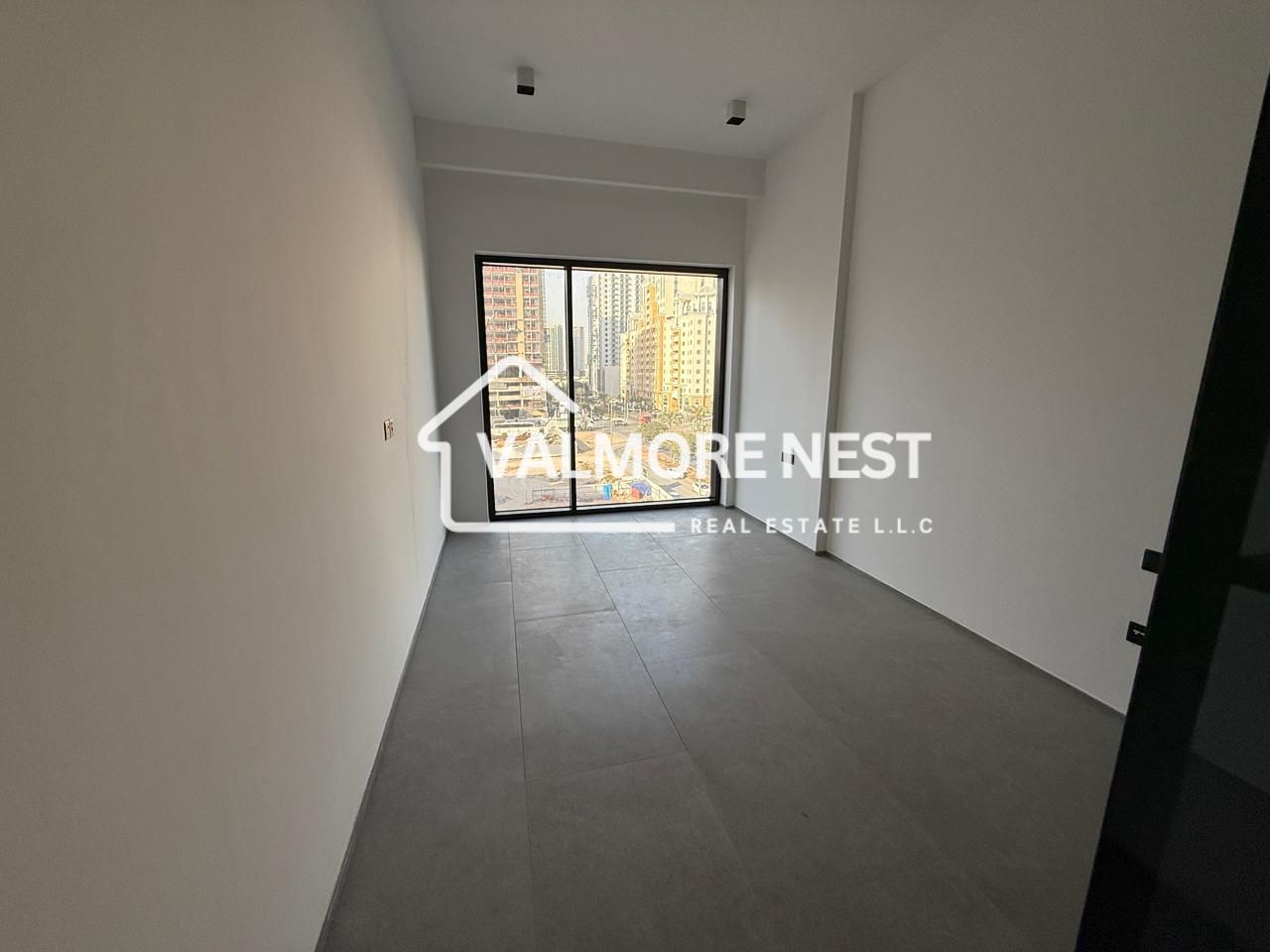 Spacious unit I Available in 4 cheques I Best pick