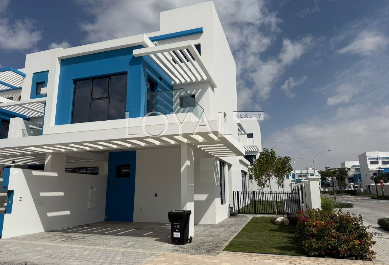 Big Plot | True Corner Unit | Landscaped