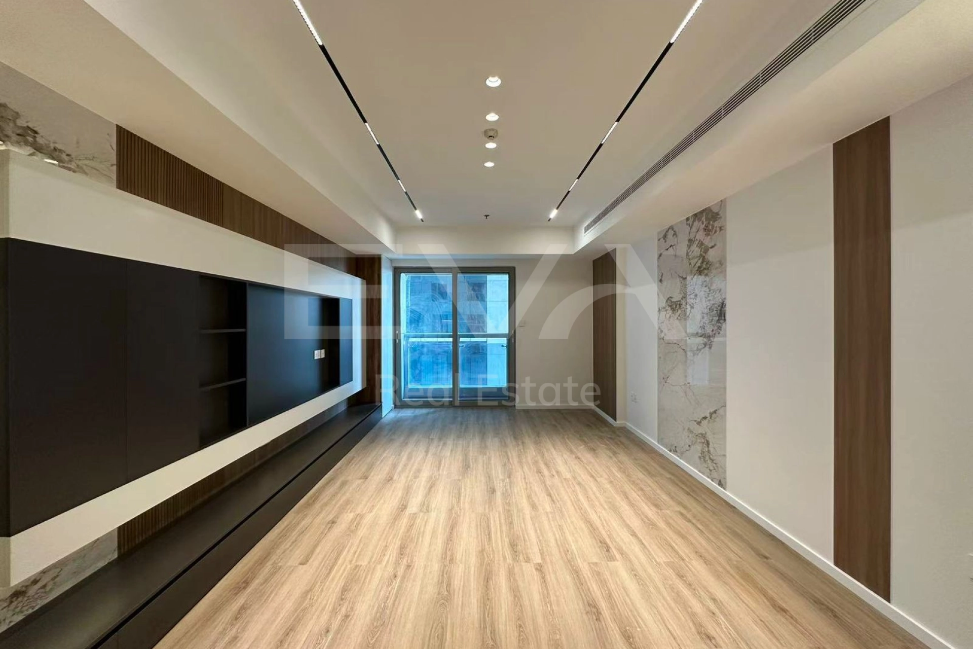 Upgraded | Partial Sea View | Vacant