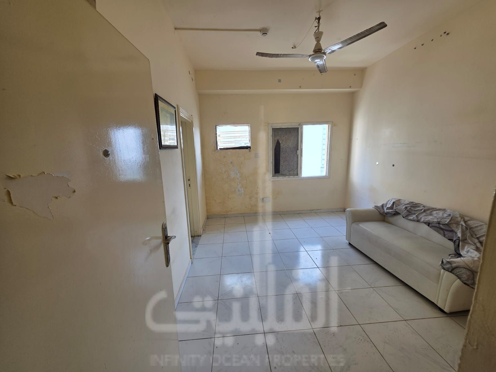 Seprate kitchen Big size studio avaliable and open view// free parking
