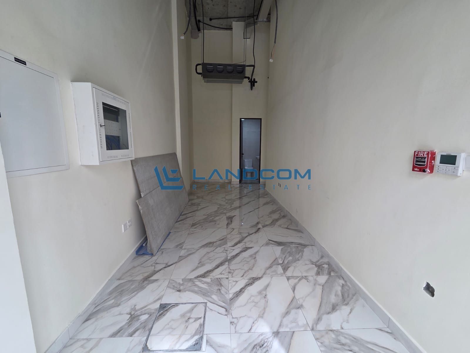 Spacious 6m Height Retail Shop | Mobile Market |