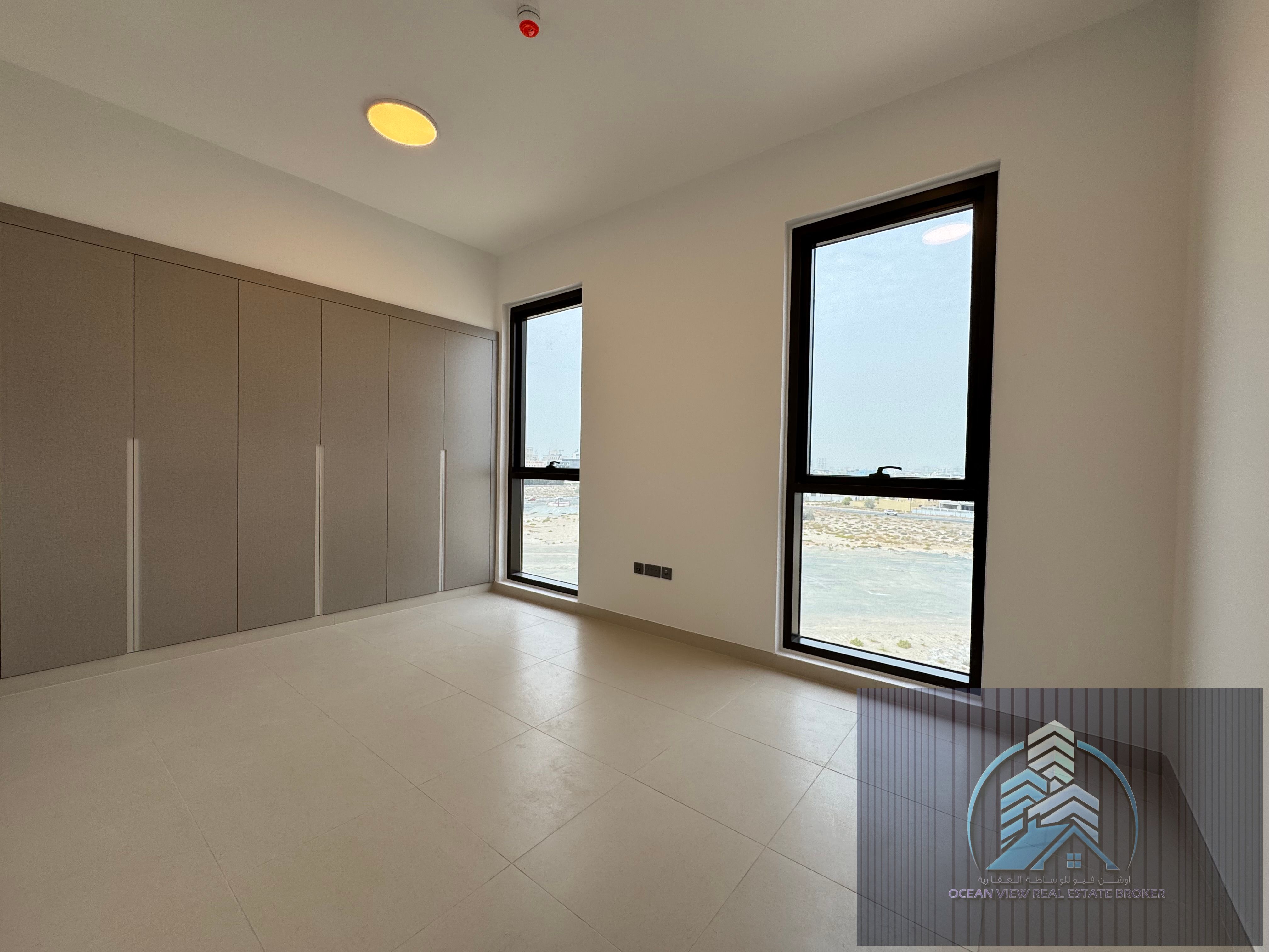 NEWER BUILDING WITH OPEN VIEW READY TO MOVE