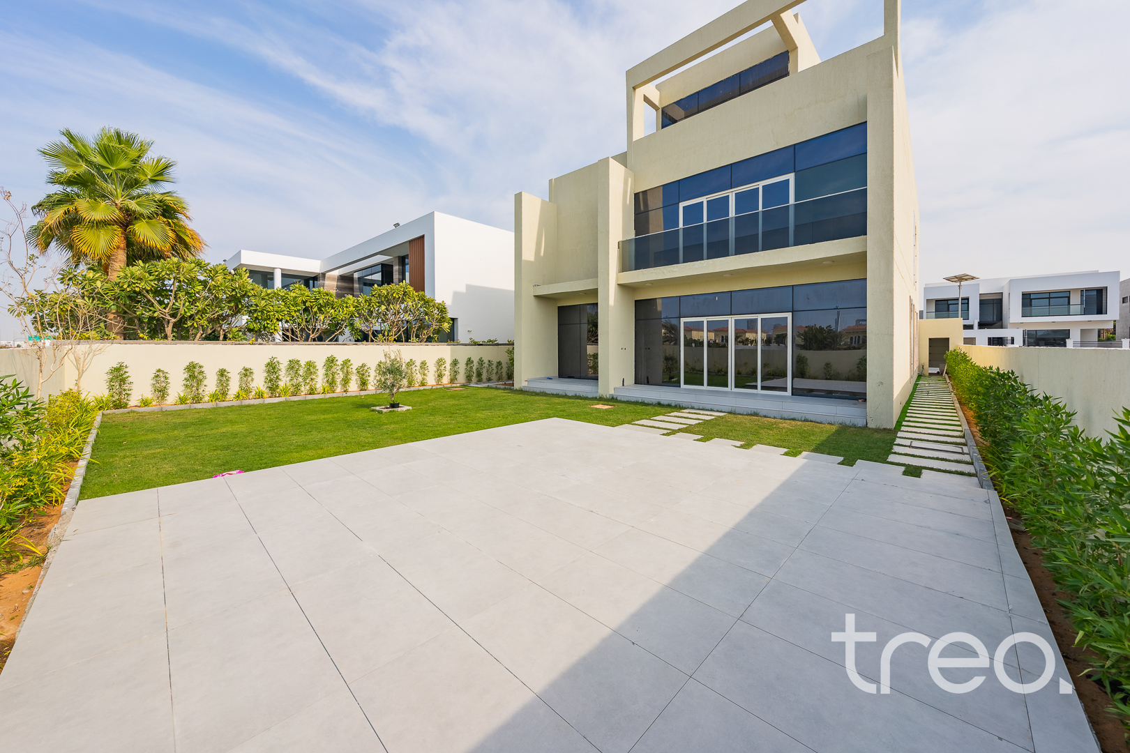Custom Built | Single Row | 6 Bed | Vacant
