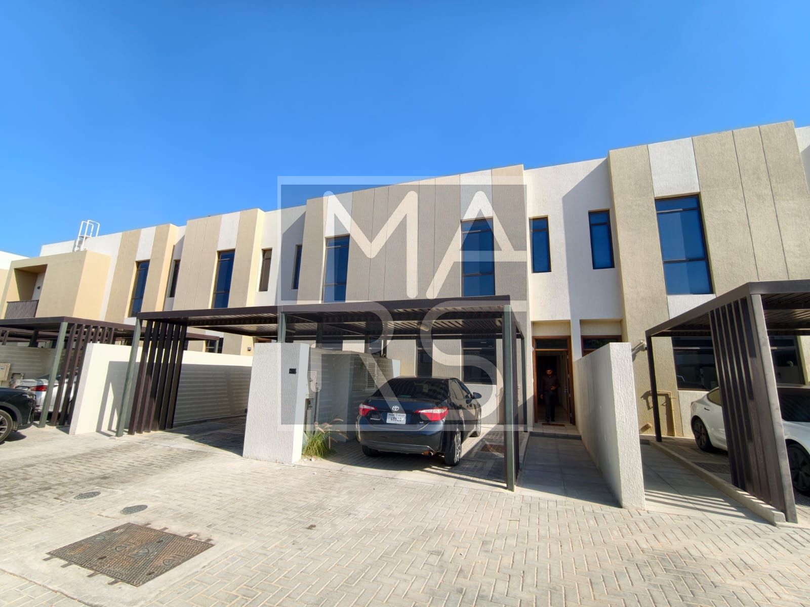 2BHK-ON MAIN STREET-BEST FINISHES-FOR RENT-NASMA