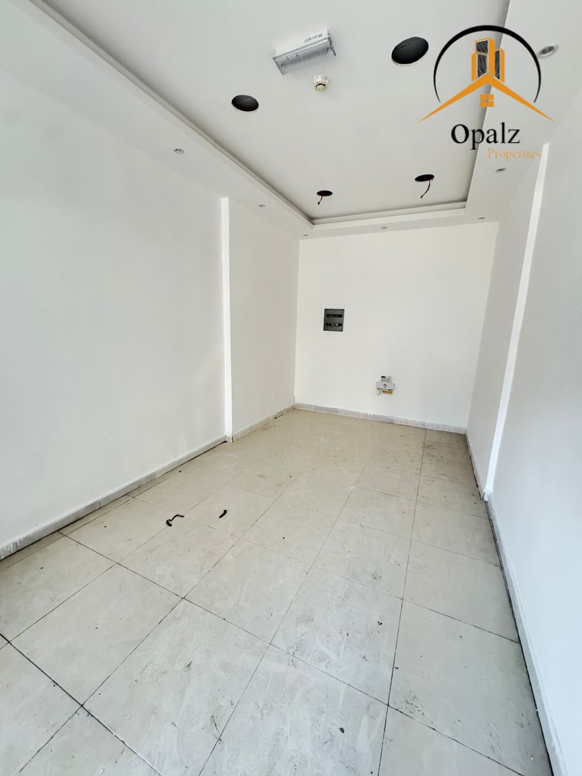 SHOP AVAILABLE VERY GOOD LOCATION RENT ONLY 42K