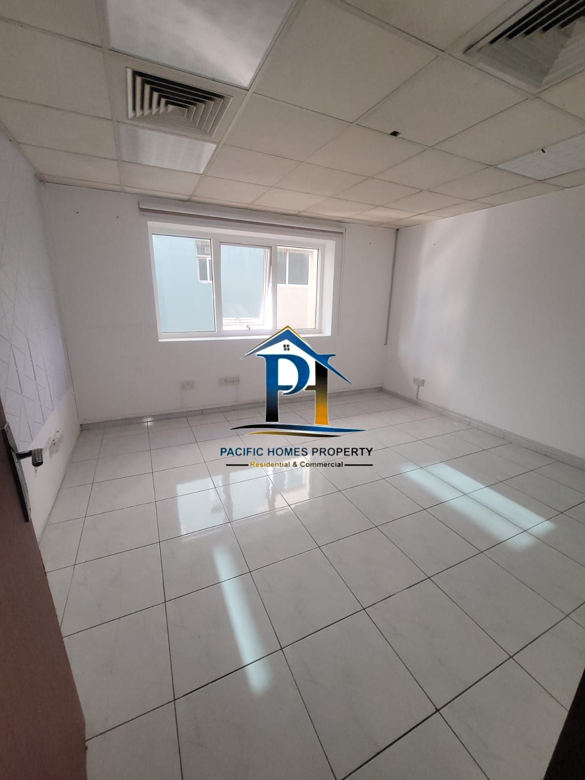 Office Space Available for Rent Prime location