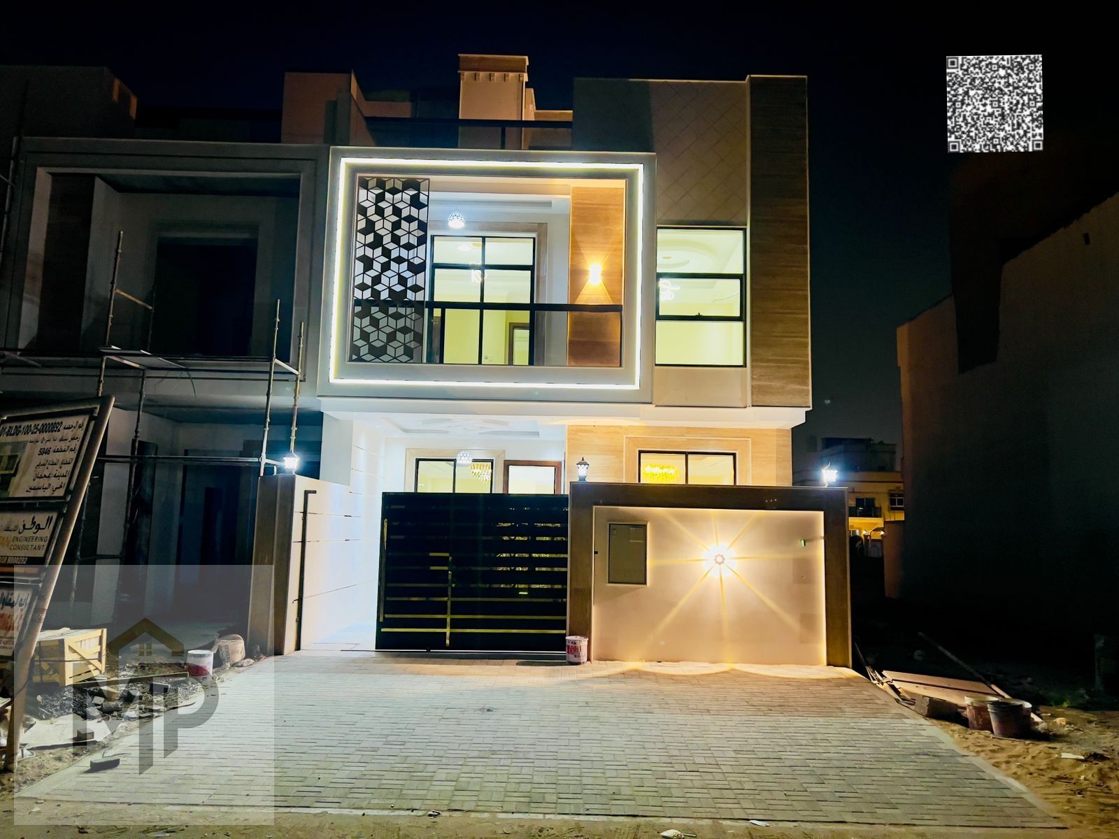 Townhouse for sale in Ajman| Al-Yasmine area 5 rooms, a sitting room, a hall, a maid’s room and a roof Freehold for all nationalities The price includ