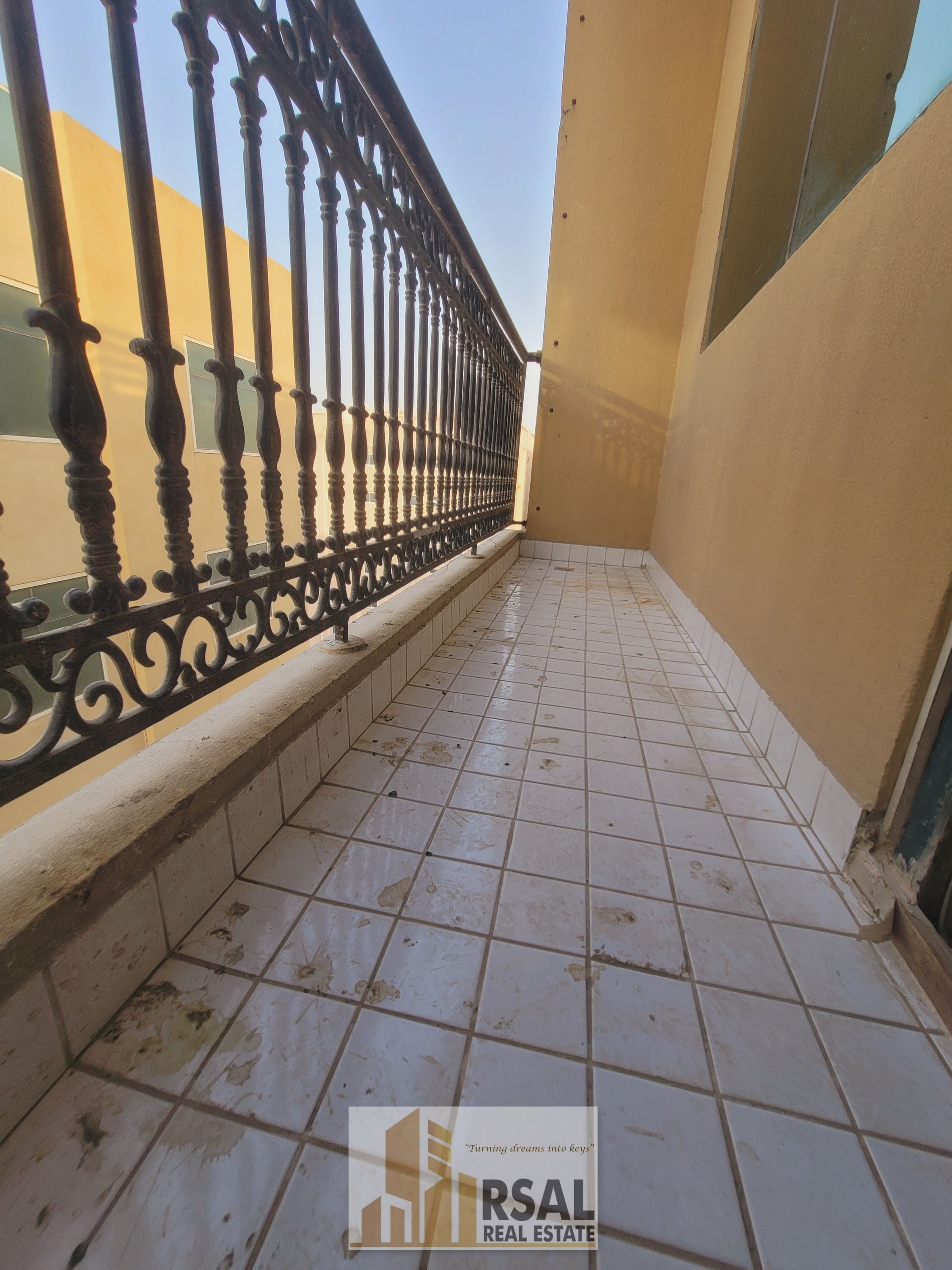 HUGE SIZE TWO BEDROOM HALL WITH BALCONY WITH TWO BATHROOMS WITH PARKING FREE
