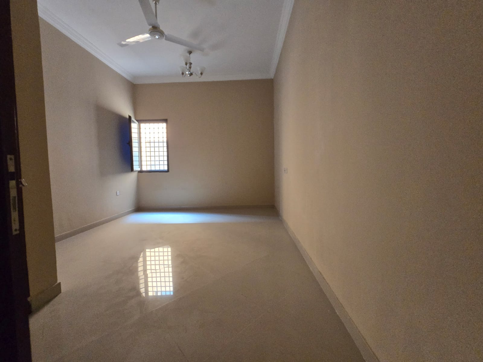 1 bedroom apartment in Al Mowaihat near Nesto Market Sheikh Ammar St, central AC free maintenance