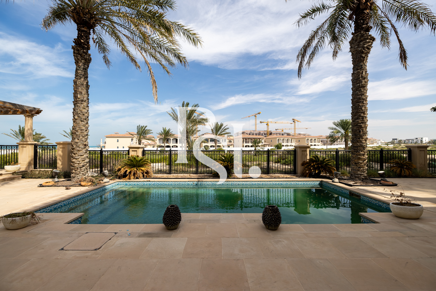 Charming Beachfront&Golf Views | Prime Location!