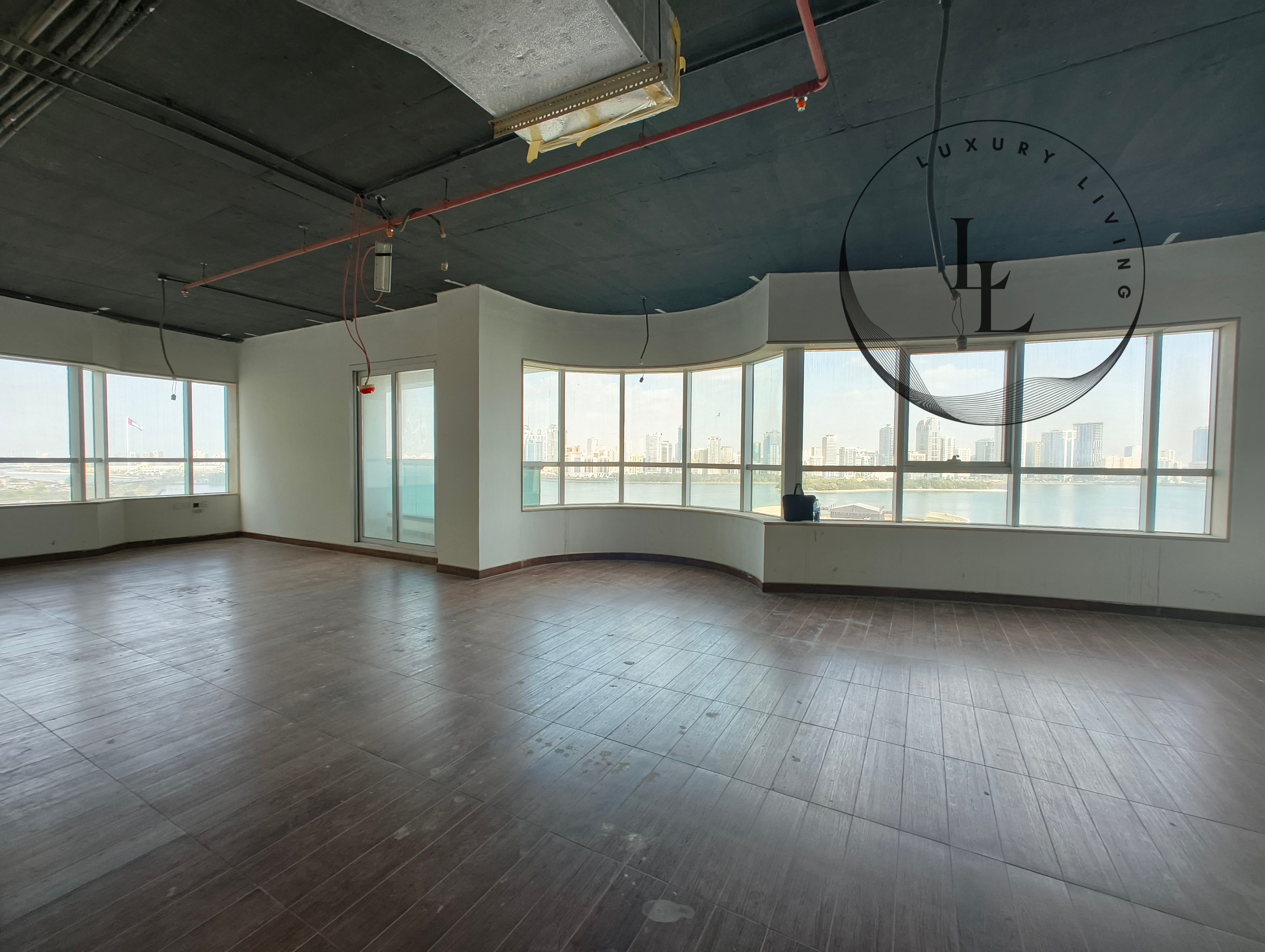 Lavish and spacious sea view office, 3210 sqft at prime location.