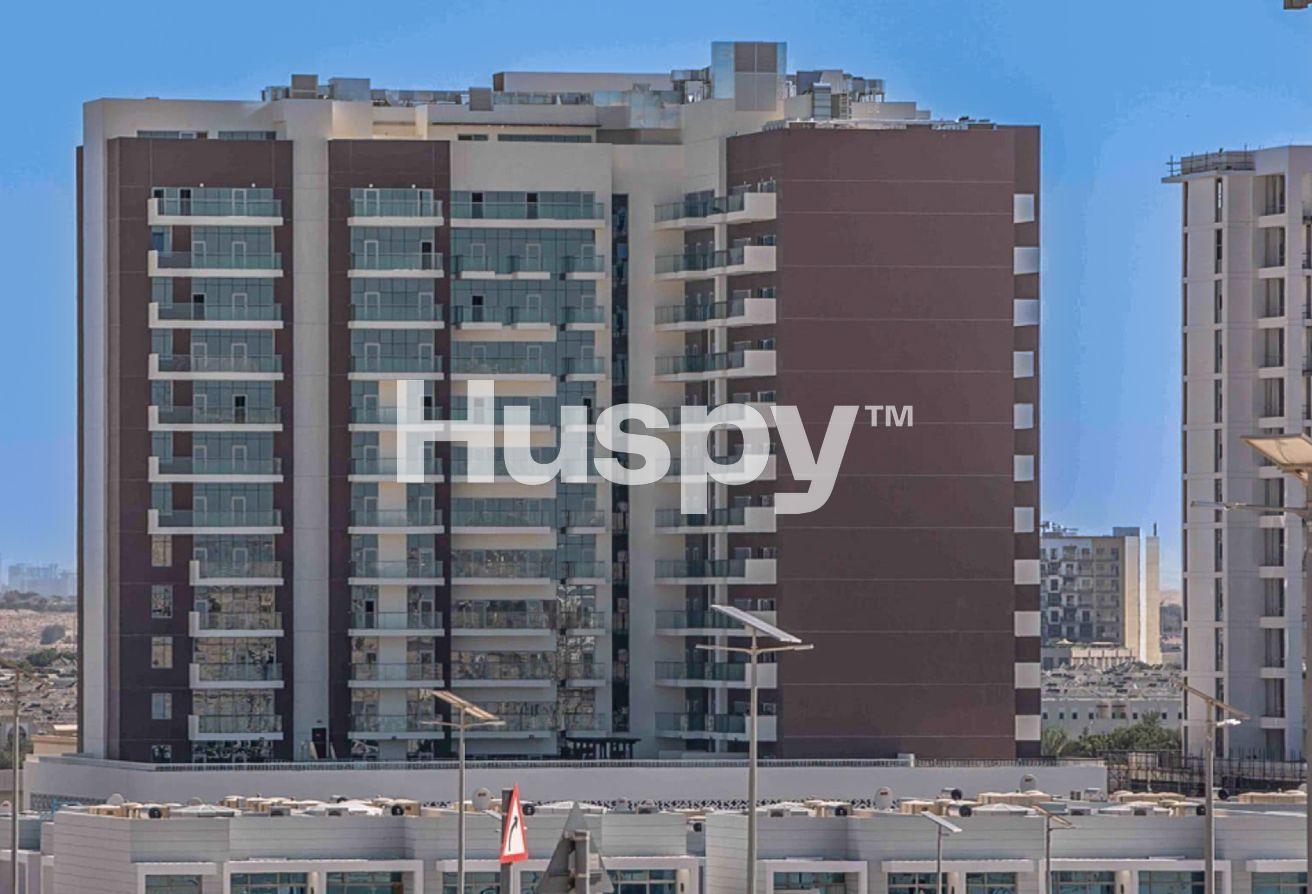 Great Visibility | 2 Parking | Vacant on Transfer
