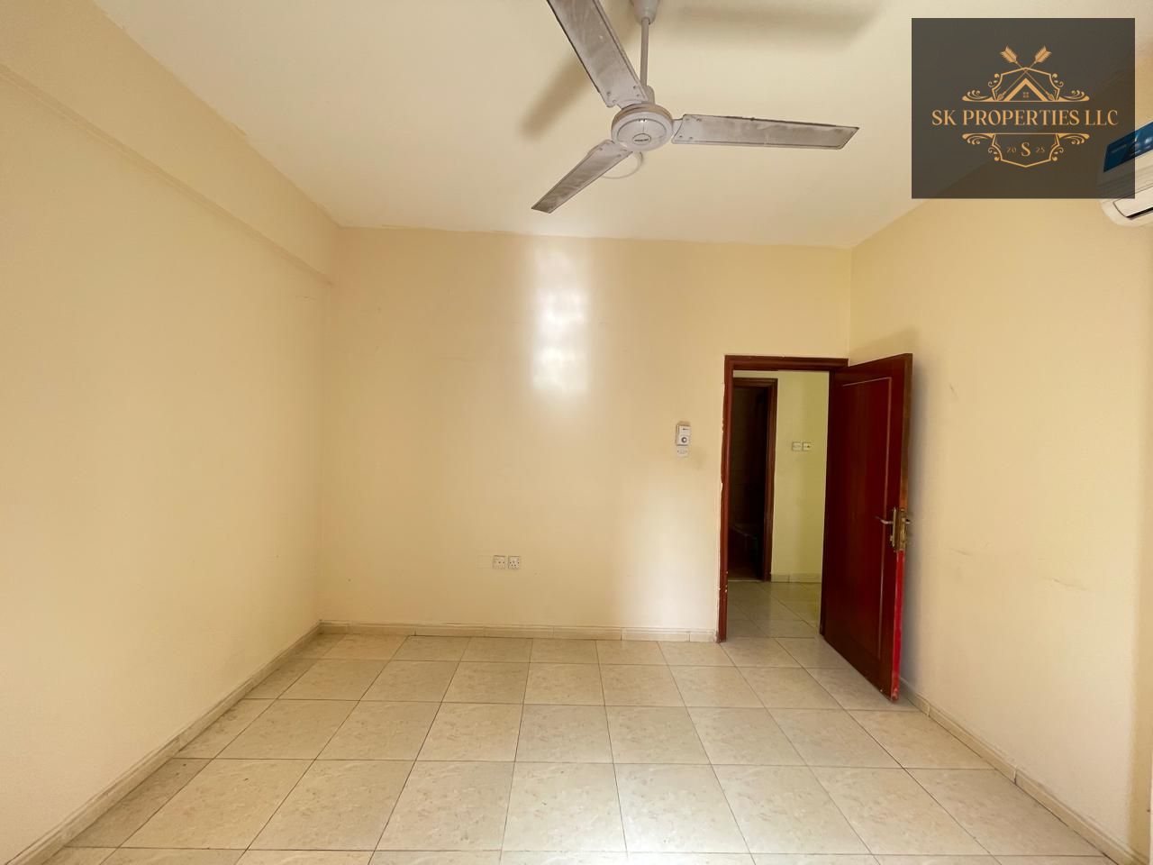 Spacious Unfurnished 1 BHK with Balcony for Rent | 800 Sqft | Prime Location | Muwaileh – Sharjah