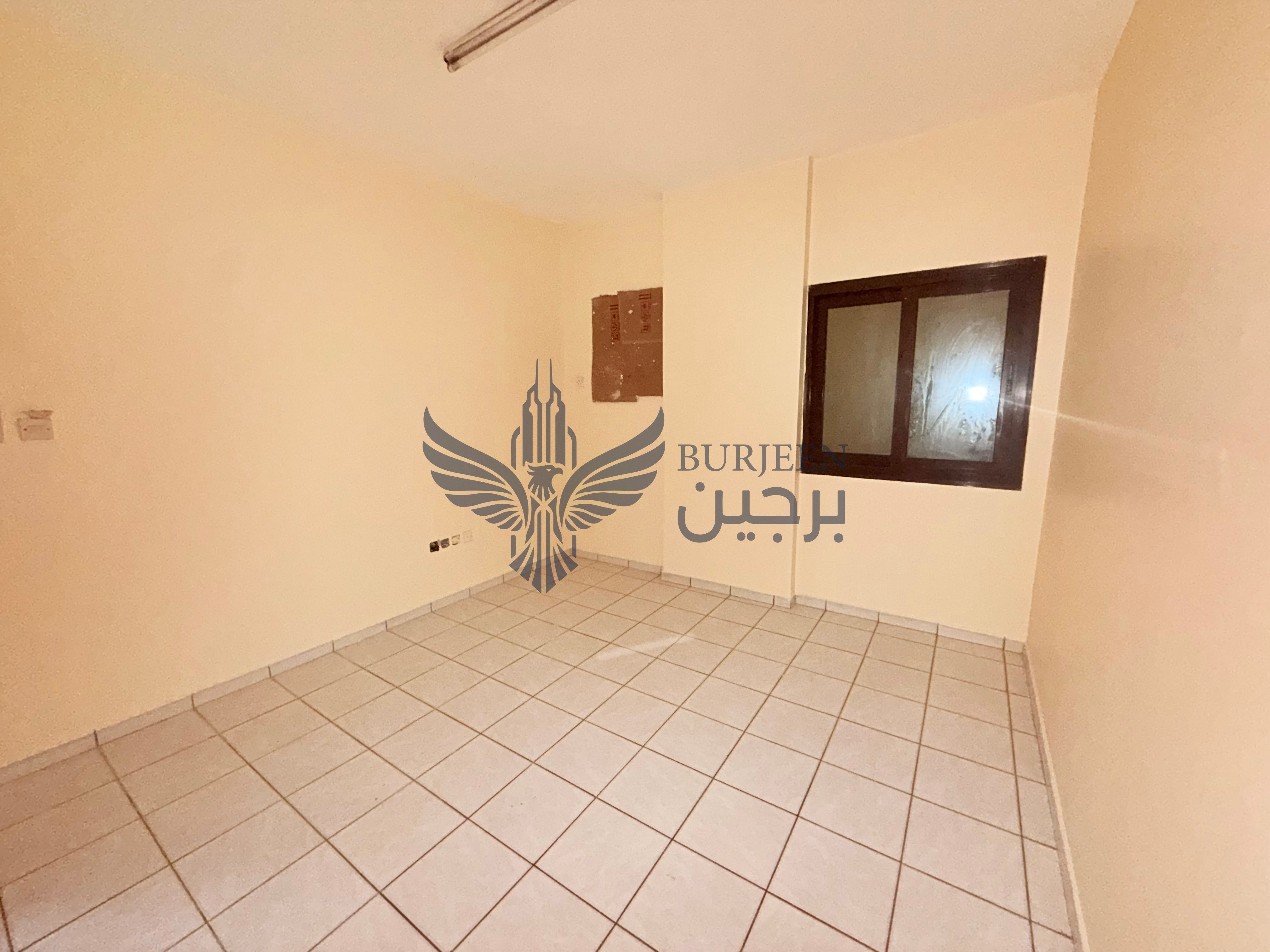 Studio Apartment Family Building Separate Kitchen Near Bus Station